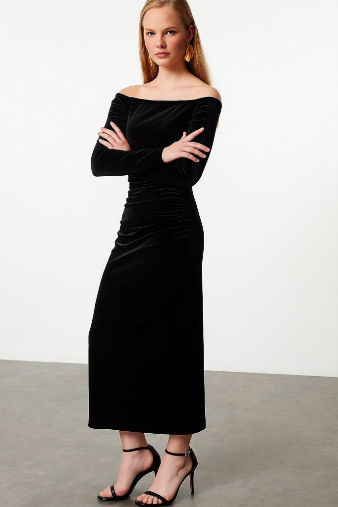 Kadın Uzun Kollu Madonna Yaka Kadife Midi Boy Elbise