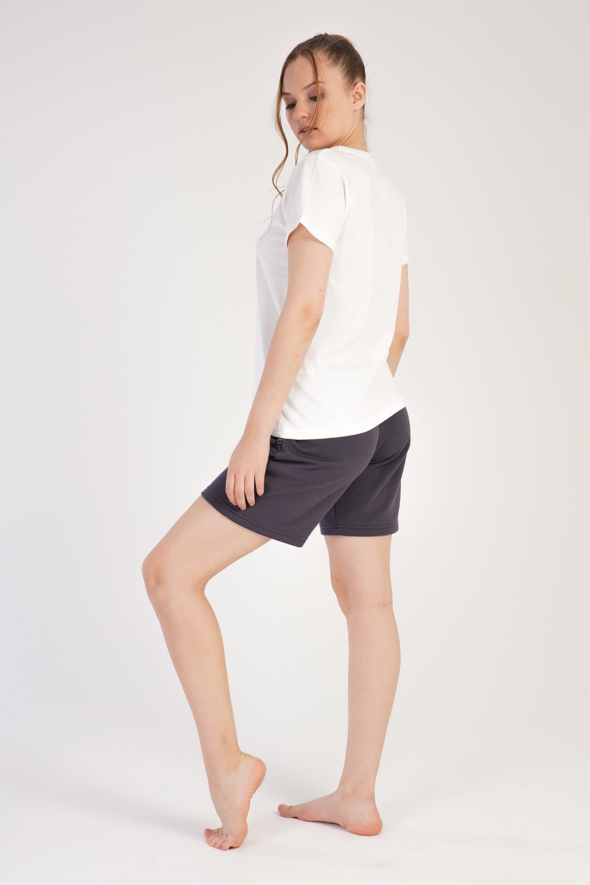 Woman Three Yarn Whity Short Set