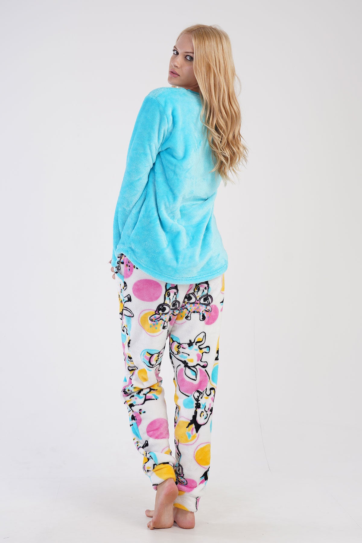 KADIN SOFT O YAKA UZUN KOL ETEGI OVAL MANSETLI CEPLI PIJAMA TAKIM