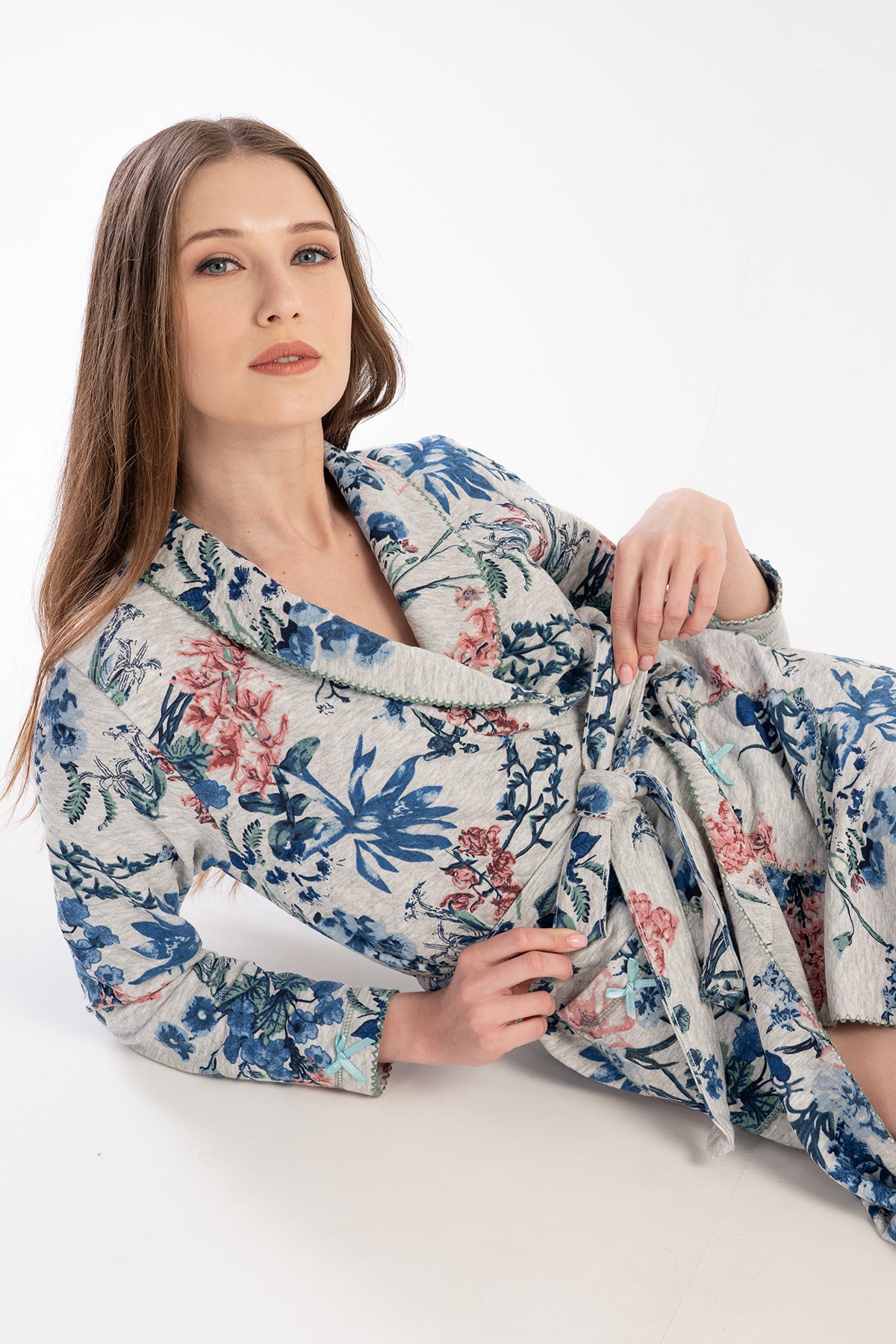 Woman Mare Quilting Dressing Gown