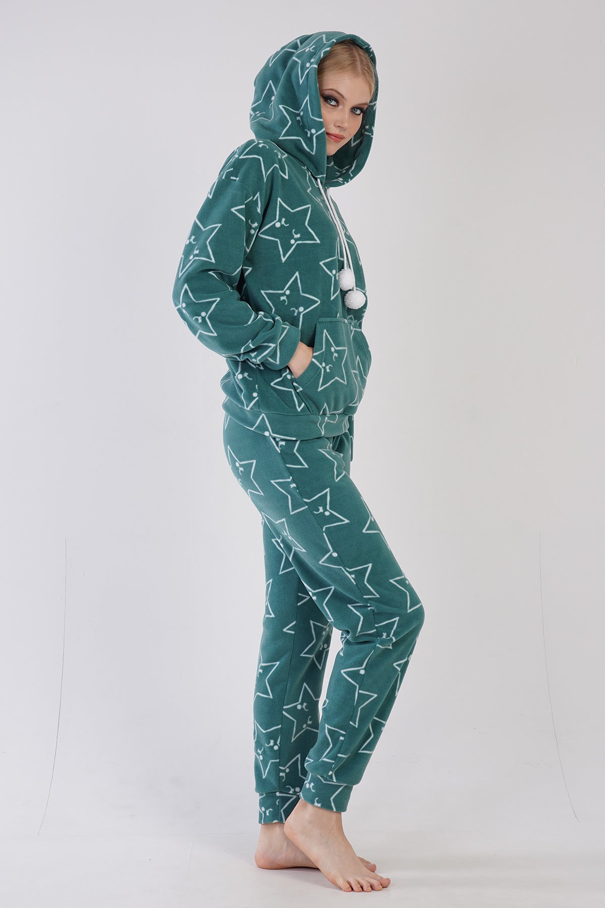 KADIN POLAR KAPSONLU DUSUK OMUZLU KANGURU CEPLI MANSETLI CEPLI PIJAMA TAKIM