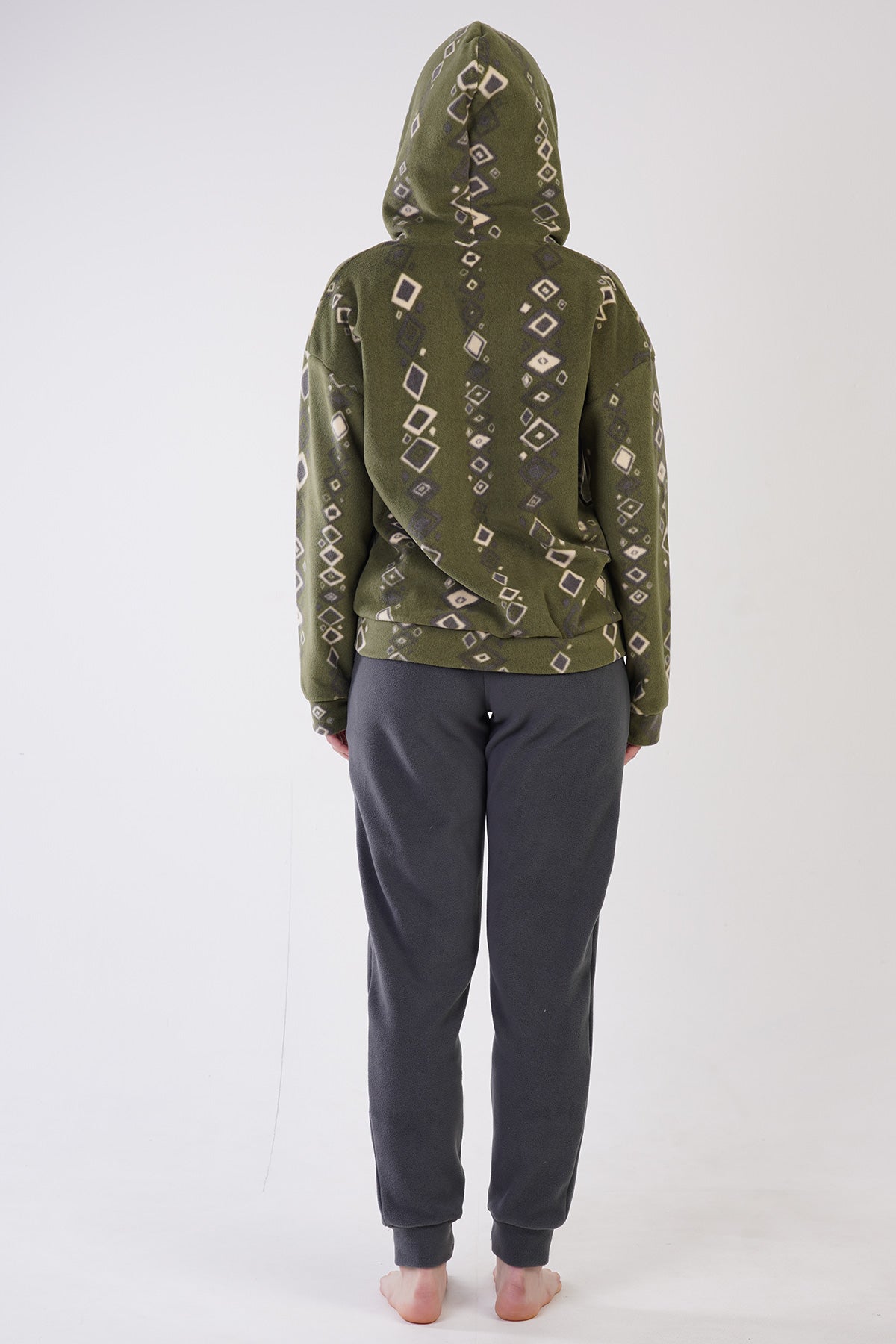 KADIN POLAR KAPSONLU DUSUK OMUZLU FERMUARLI UZUN KOL MANSETLI CEPLI PIJAMA TAKIM