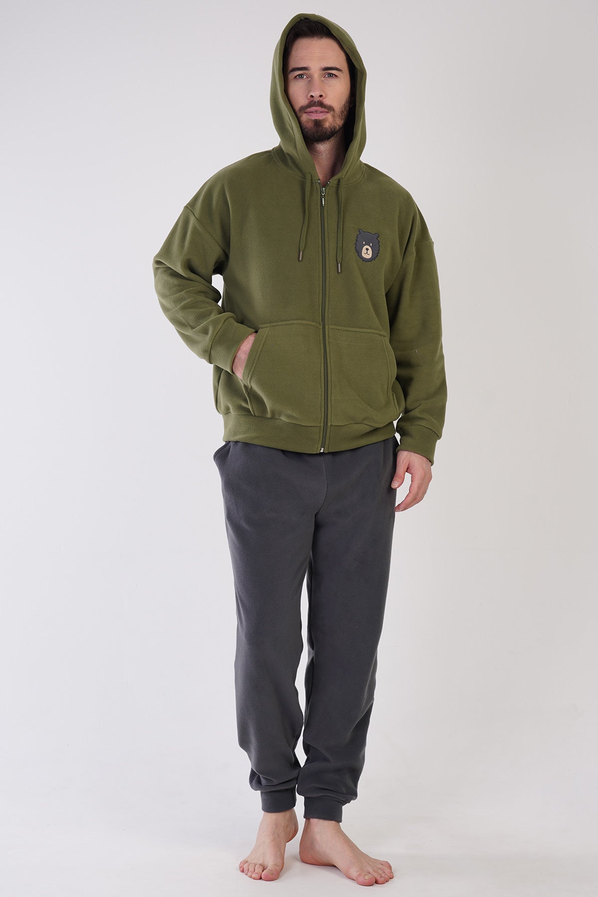 CEPLI ERKEK POLAR KAPSONLU DUSUK OMUZLU FERMUARLI UZUN KOL MANSETLI CEPLI PIJAMA TAKIM