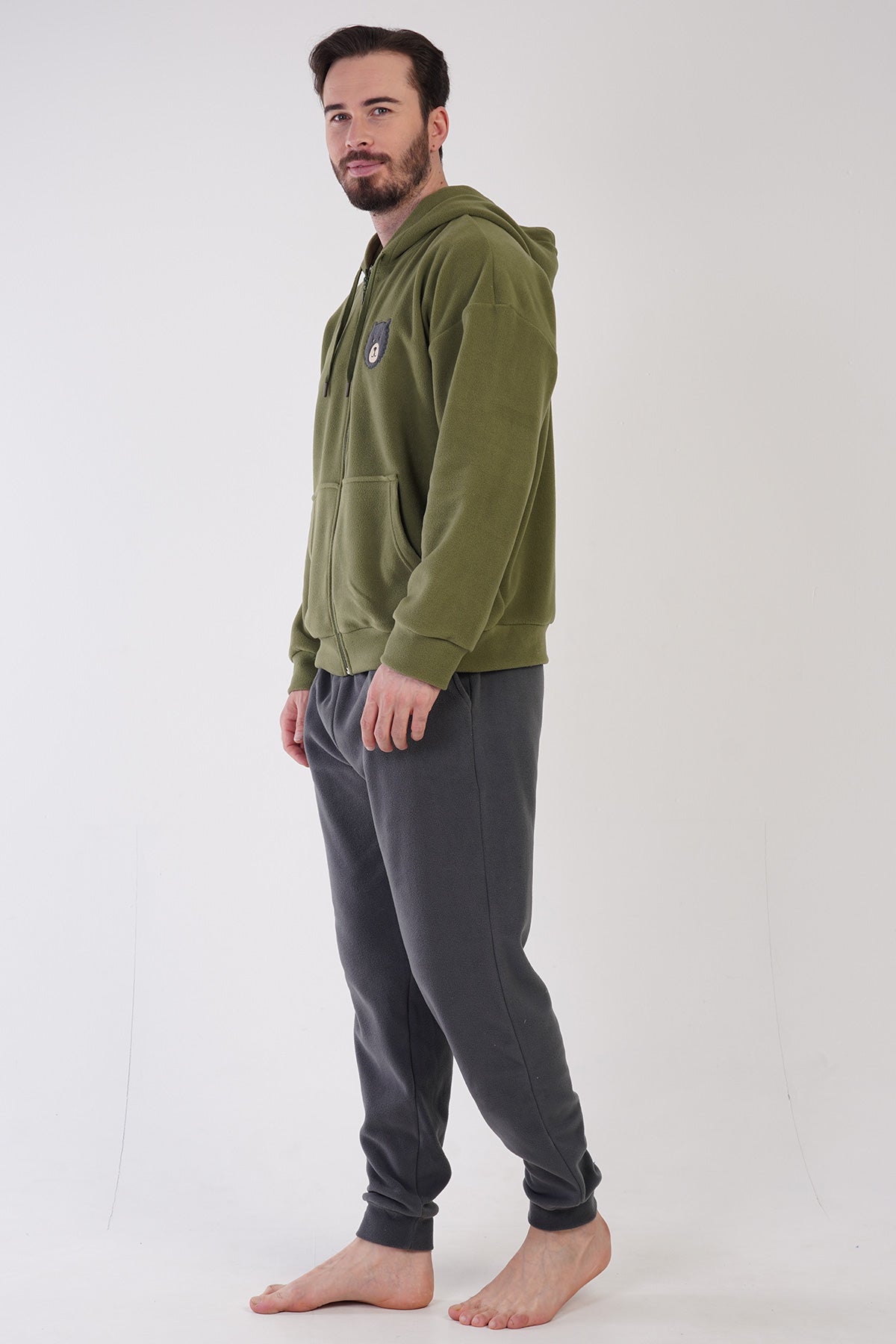 CEPLI ERKEK POLAR KAPSONLU DUSUK OMUZLU FERMUARLI UZUN KOL MANSETLI CEPLI PIJAMA TAKIM