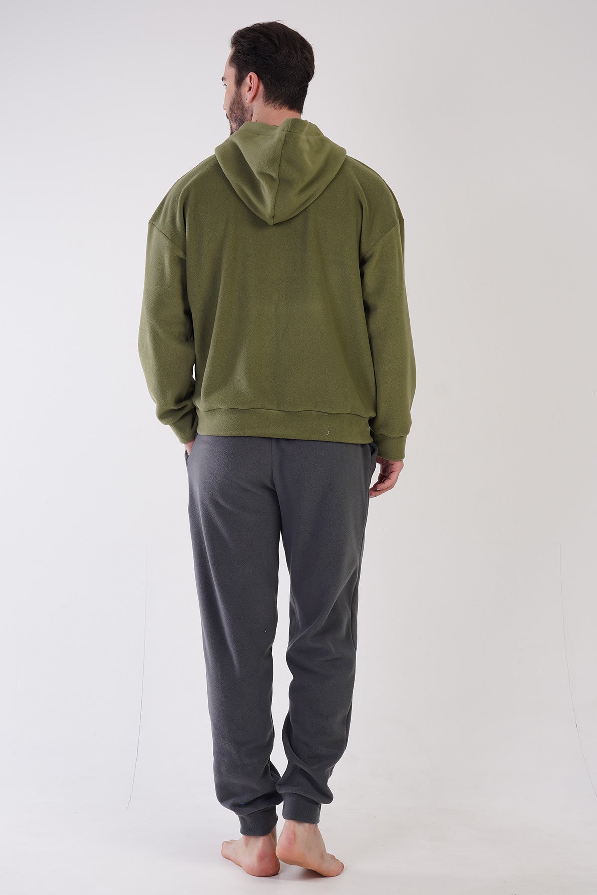 CEPLI ERKEK POLAR KAPSONLU DUSUK OMUZLU FERMUARLI UZUN KOL MANSETLI CEPLI PIJAMA TAKIM