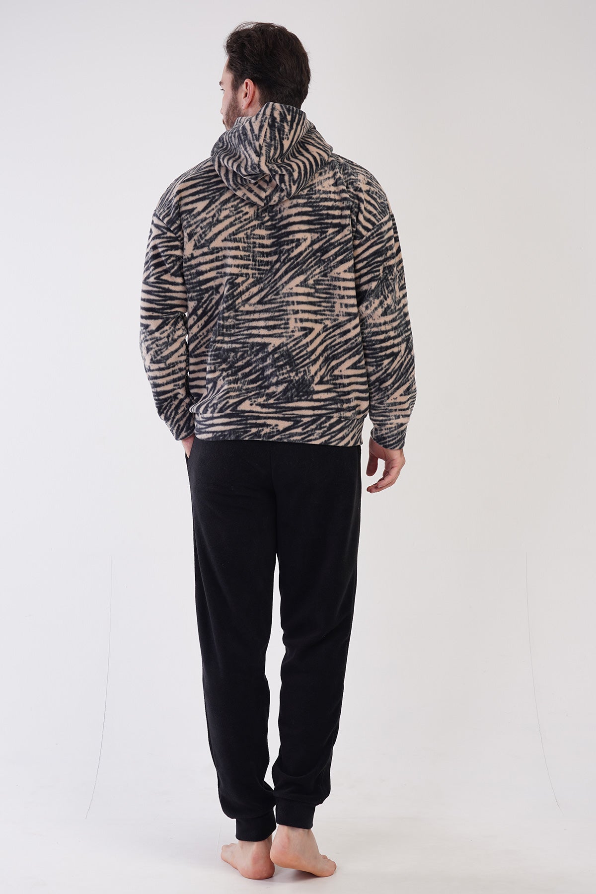 CEPLI ERKEK POLAR KAPSONLU DUSUK OMUZLU FERMUARLI UZUN KOL MANSETLI PIJAMA TAKIM