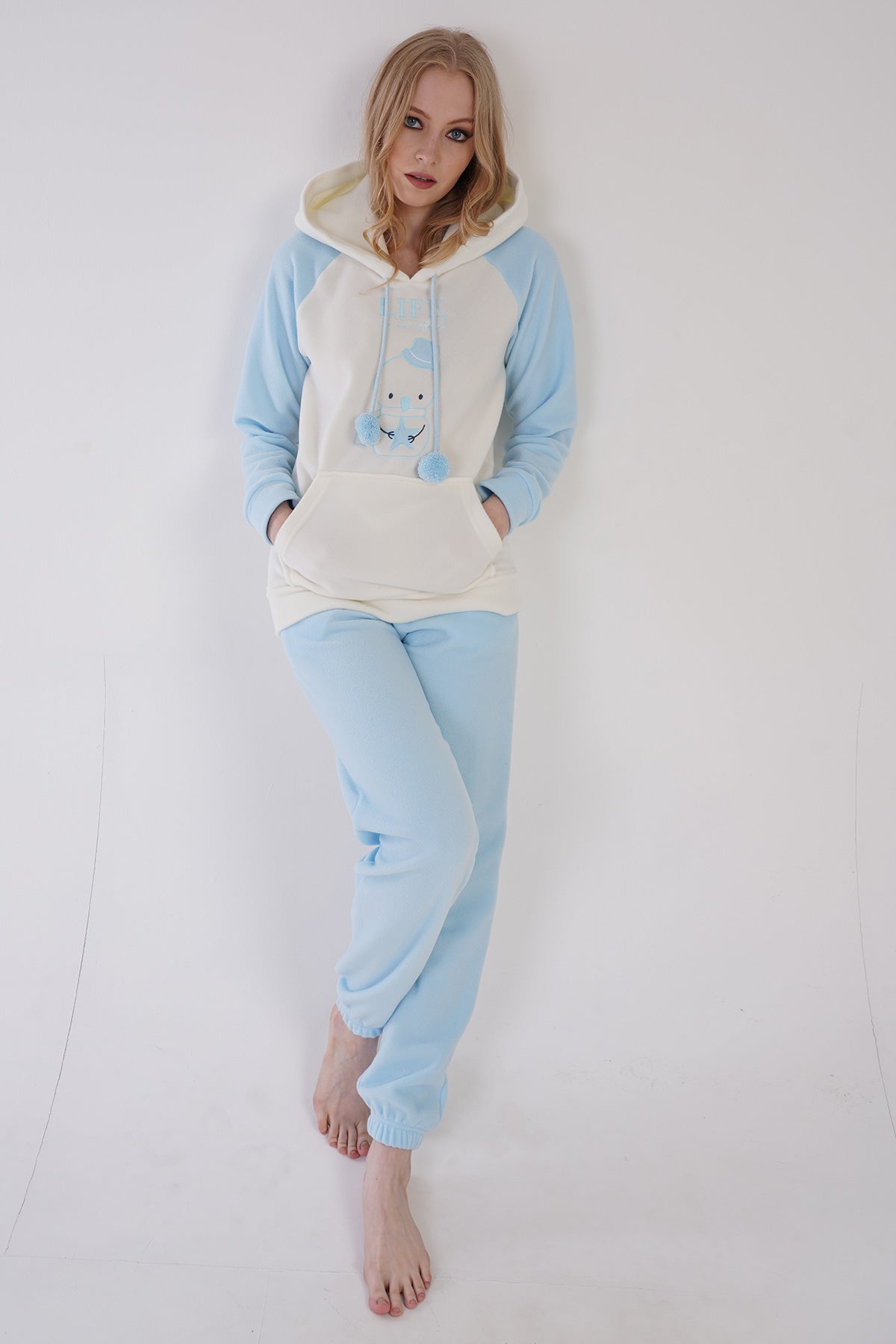 KADIN POLAR KAPSONLU REGLAN UZUN KOL KANGURU CEPLI PACASI BUZGULU MANSETLI CEPLI PIJAMA TAKIM