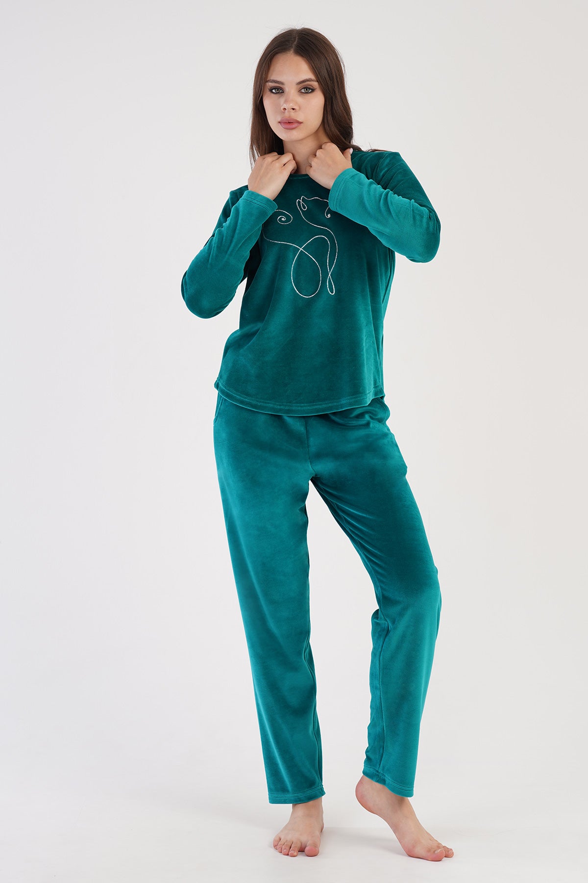 Woman Silver Pine Velvet Pyjama Set