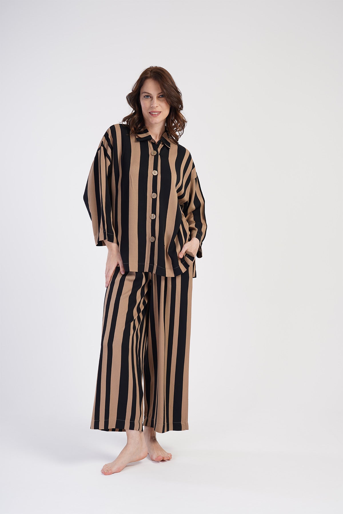 Woman Belmando Shirt Collar Line Pyjama Set