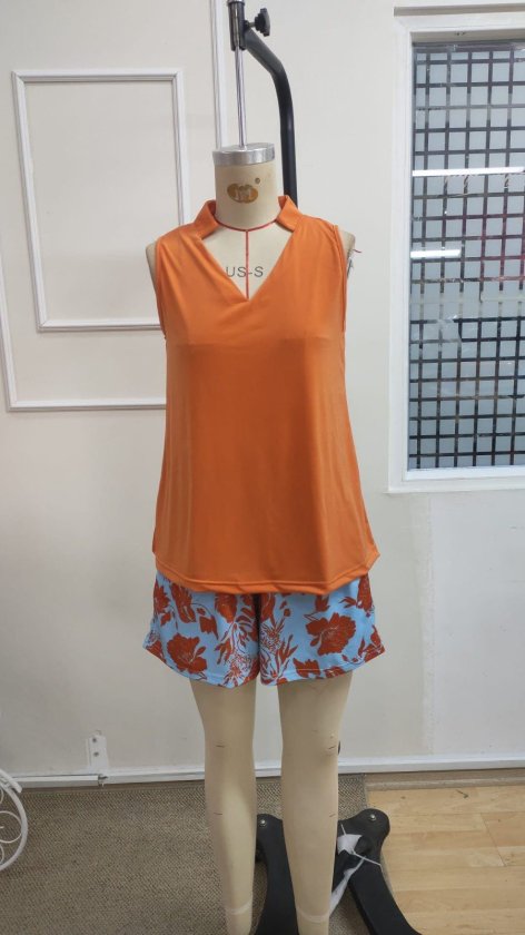 Kadın Askılı V Yakalı Sandy Bluz Ve Desenli Short Ikili Takım , 35938