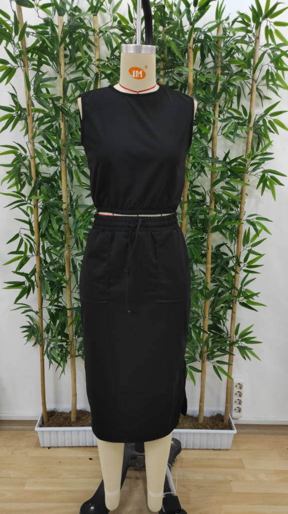 Women's Two-Thread Cropped Top and Skirt Set