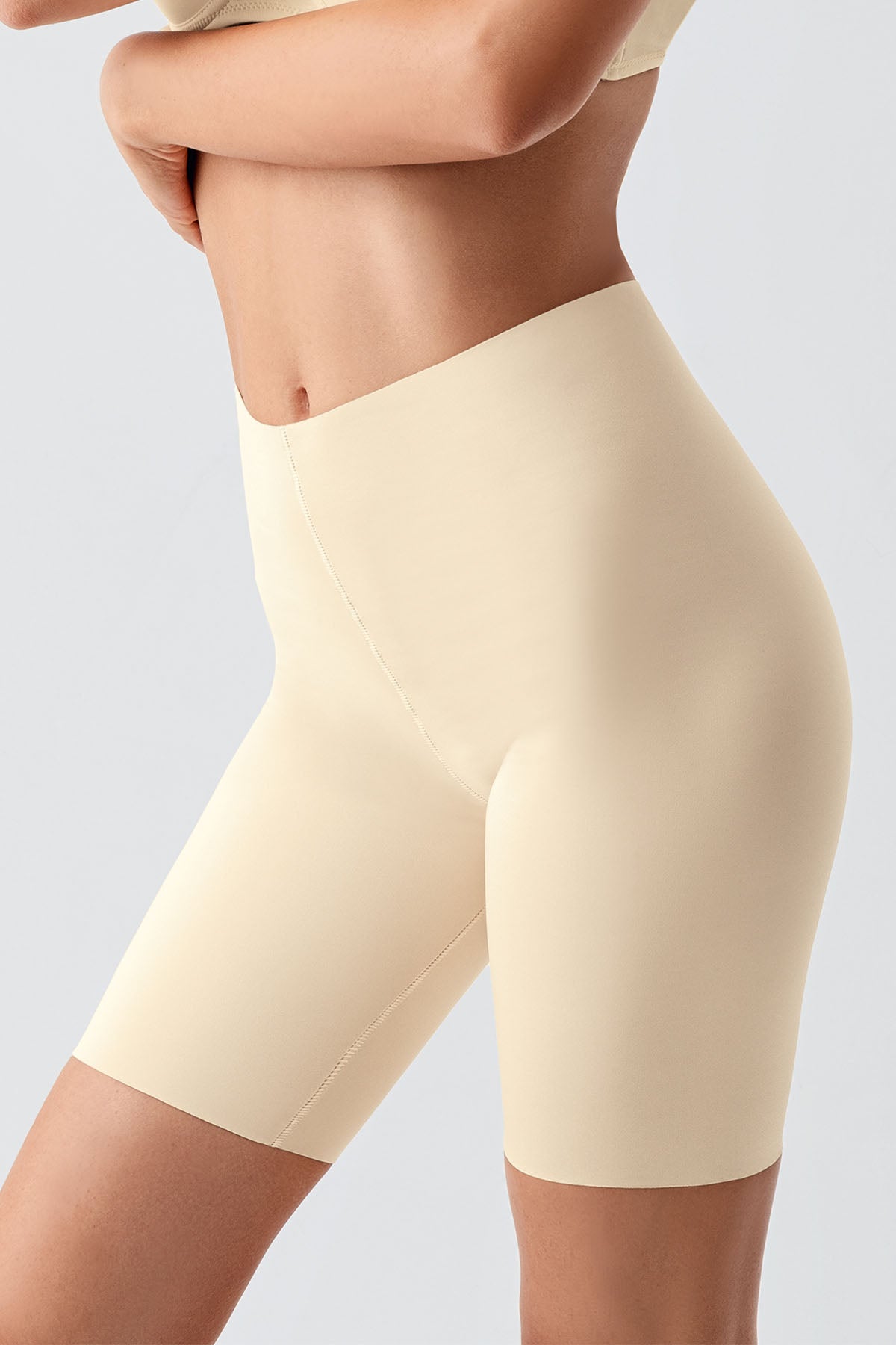 Dikişsiz Toparlayıcı Yüksek Bel Lazer Kesim Şortlu Korse