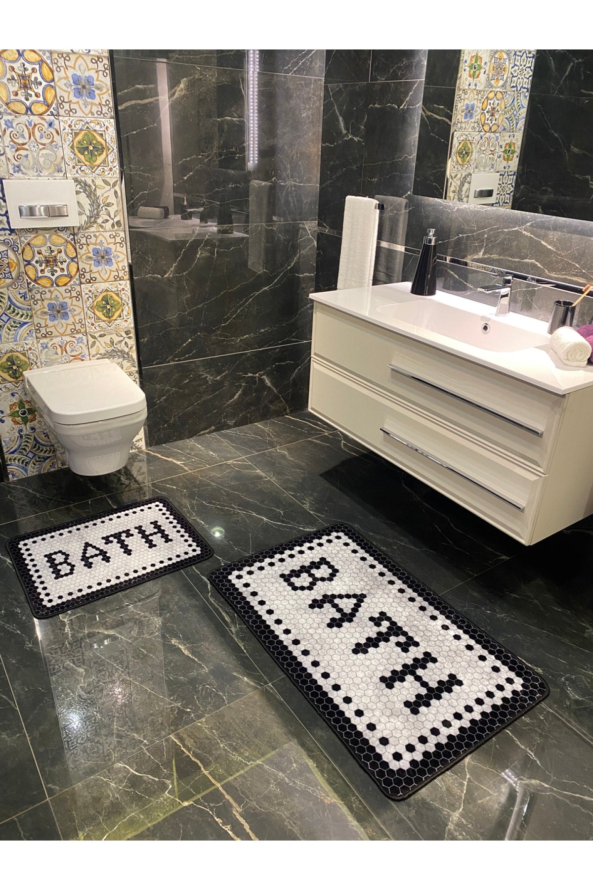 Black Bath Yazılı Desenli 2'li Kaymaz Taban Su Geçirmez Banyo Paspas Takımı (60x100 - 60x50) Gri