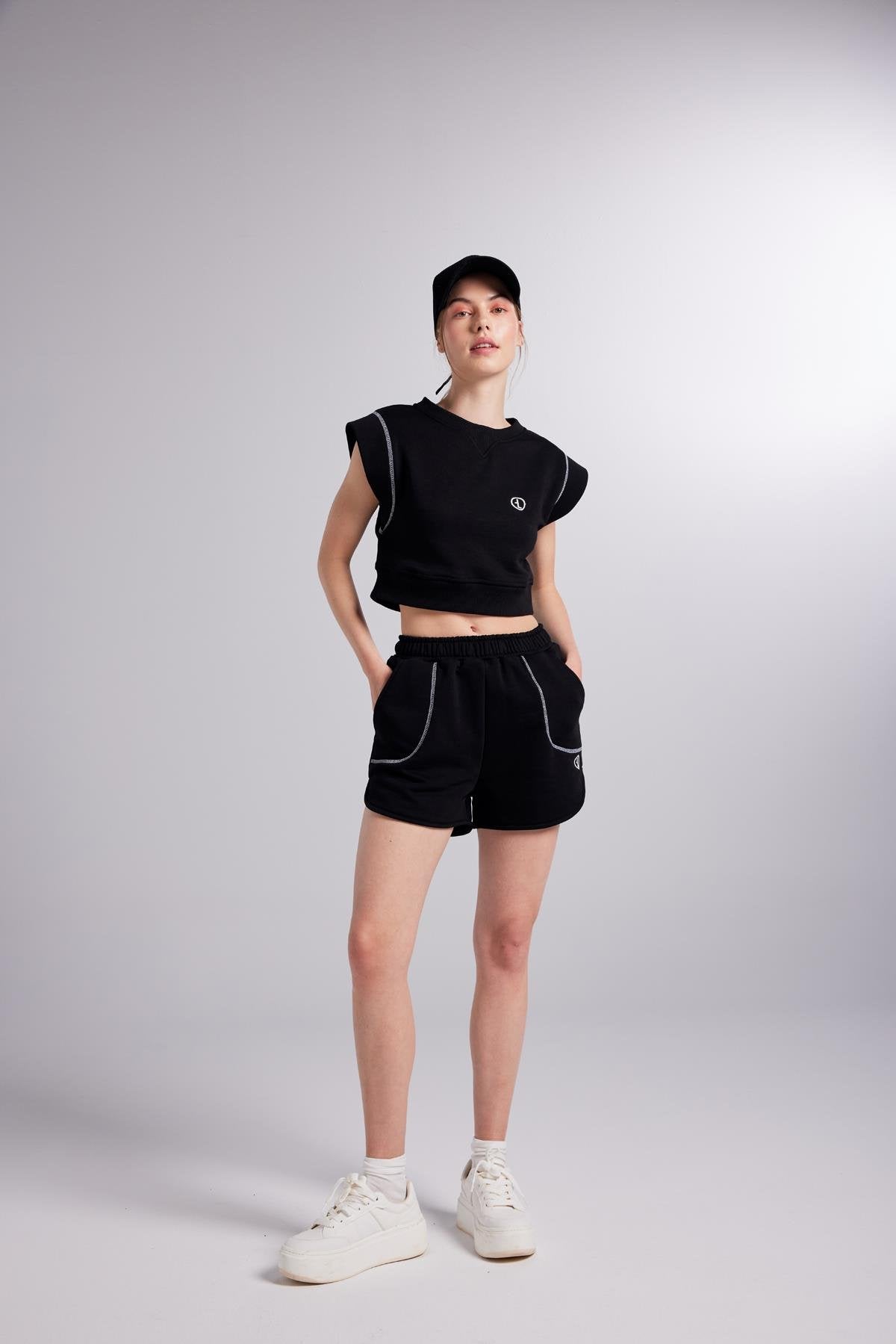 Beli Lastikli Kontrast Dikişli Mini Rhode Şort Siyah Siyah L