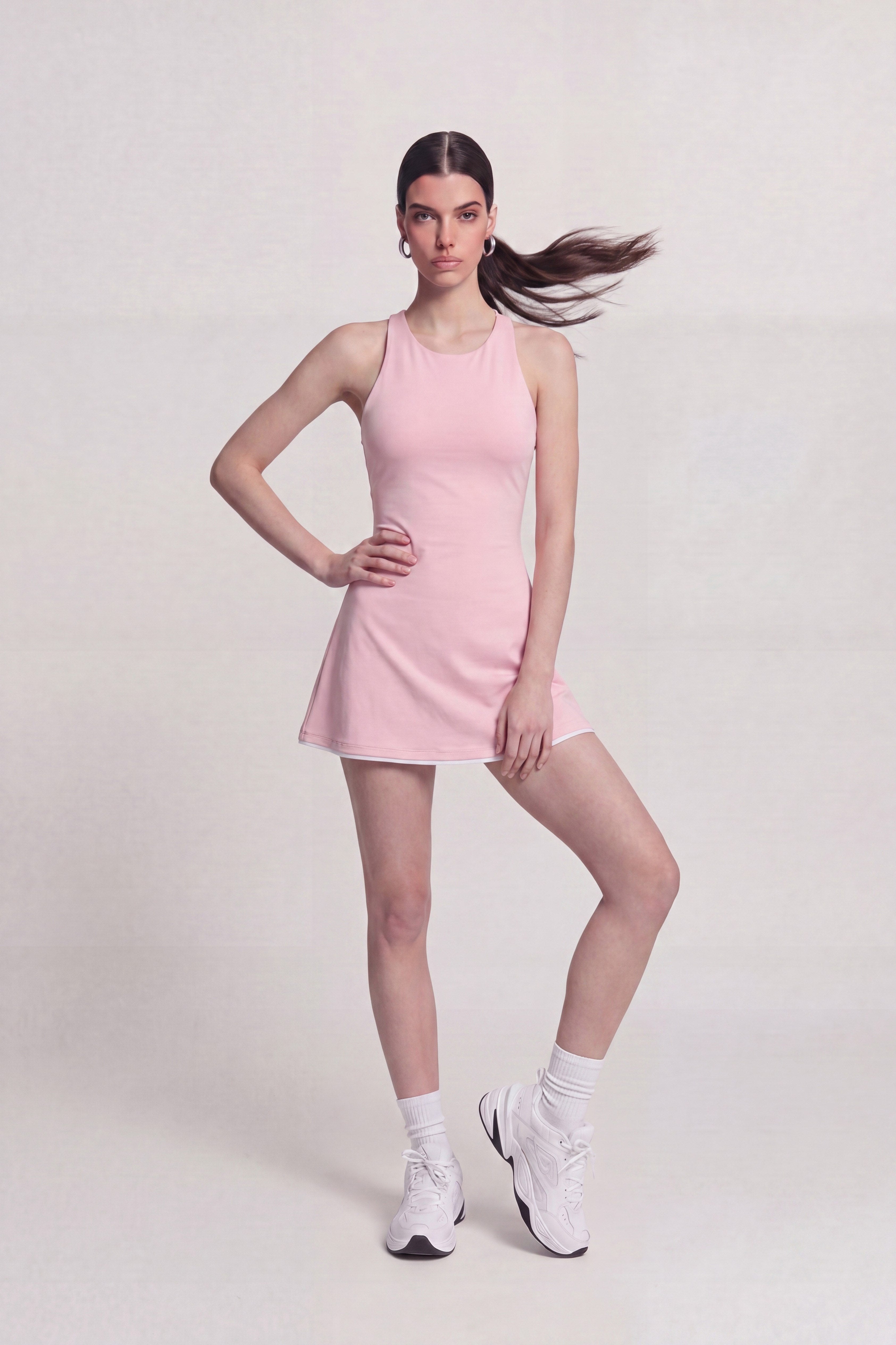 İçi Şortlu Sırtı İp Detaylı Mini Mariya Elbise Pembe