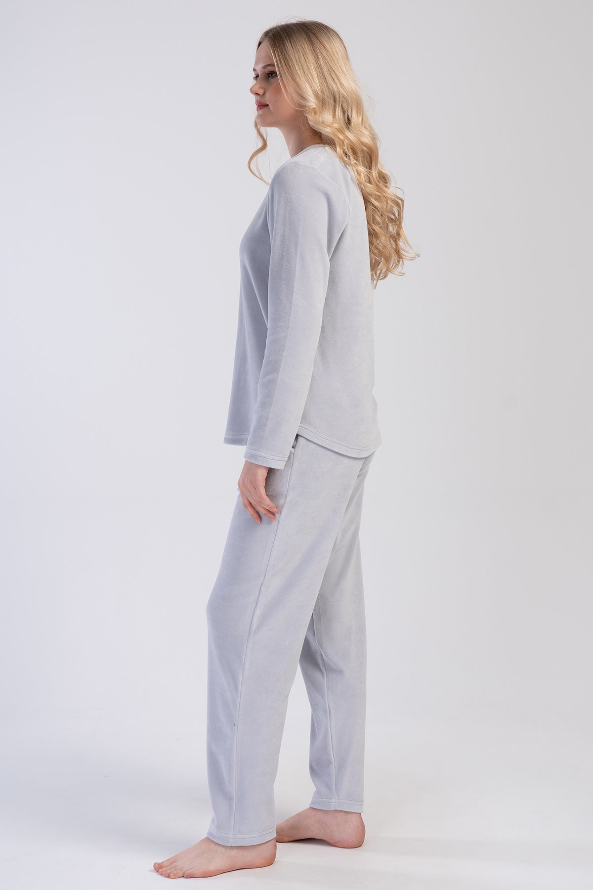 Woman Velvet O Neck Pyjama Set