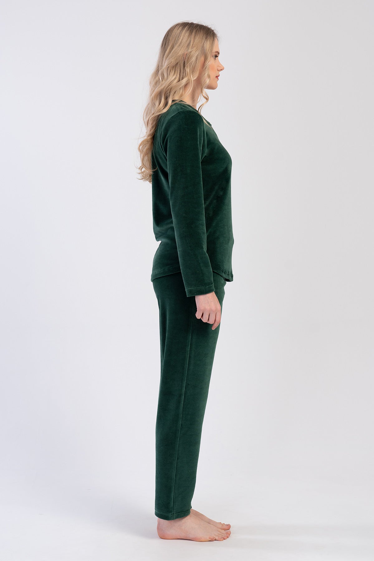 Woman Velvet Emerald Pocket Detail Pyjama Set