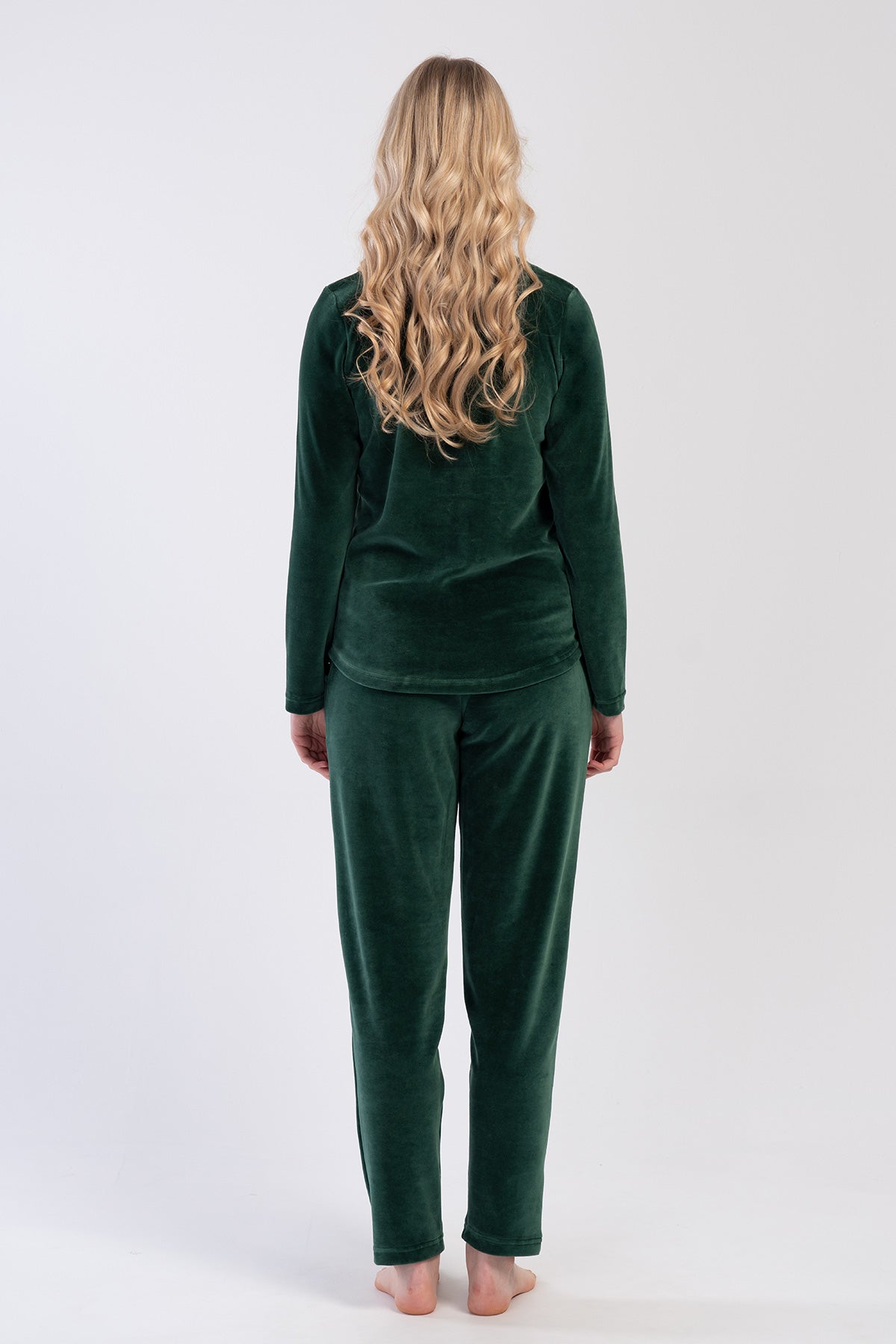Woman Velvet Emerald Pocket Detail Pyjama Set