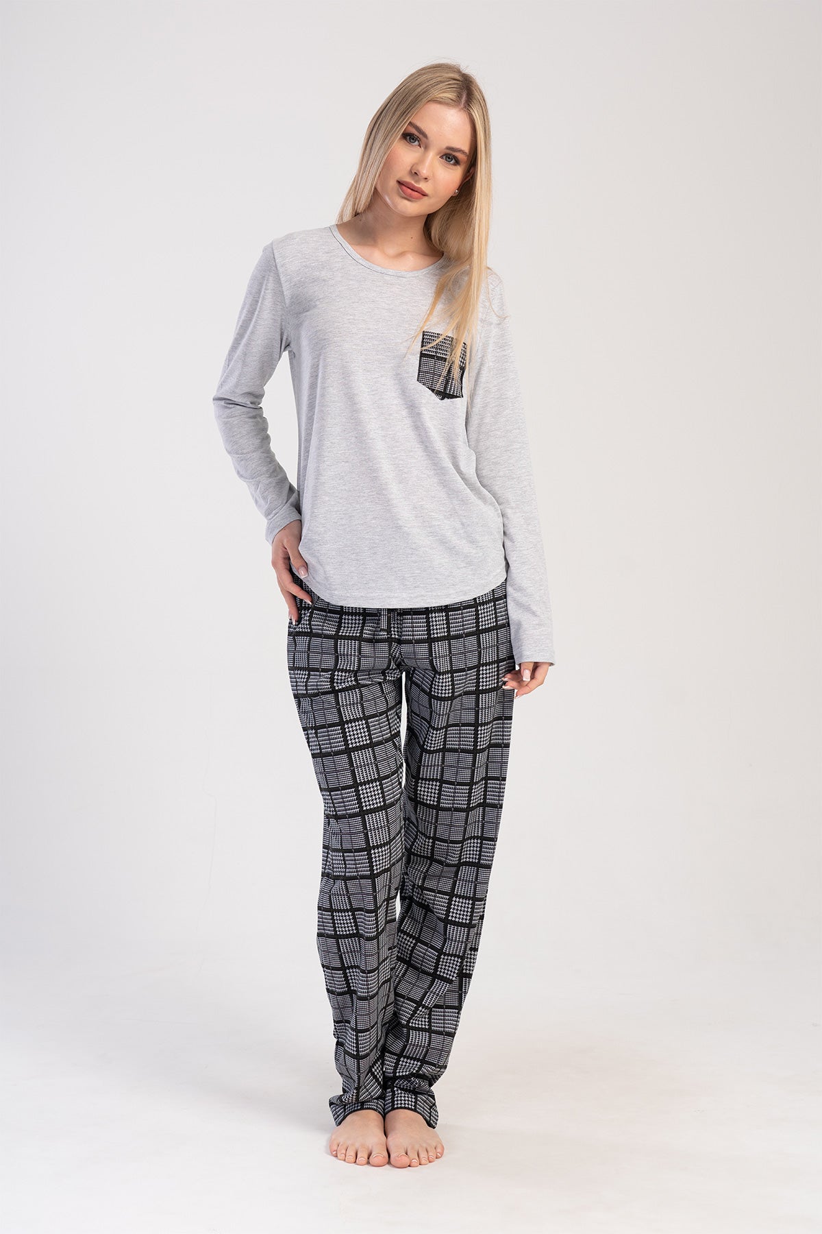 Woman Plaid Supreme Long Sleeve Pyjama Set