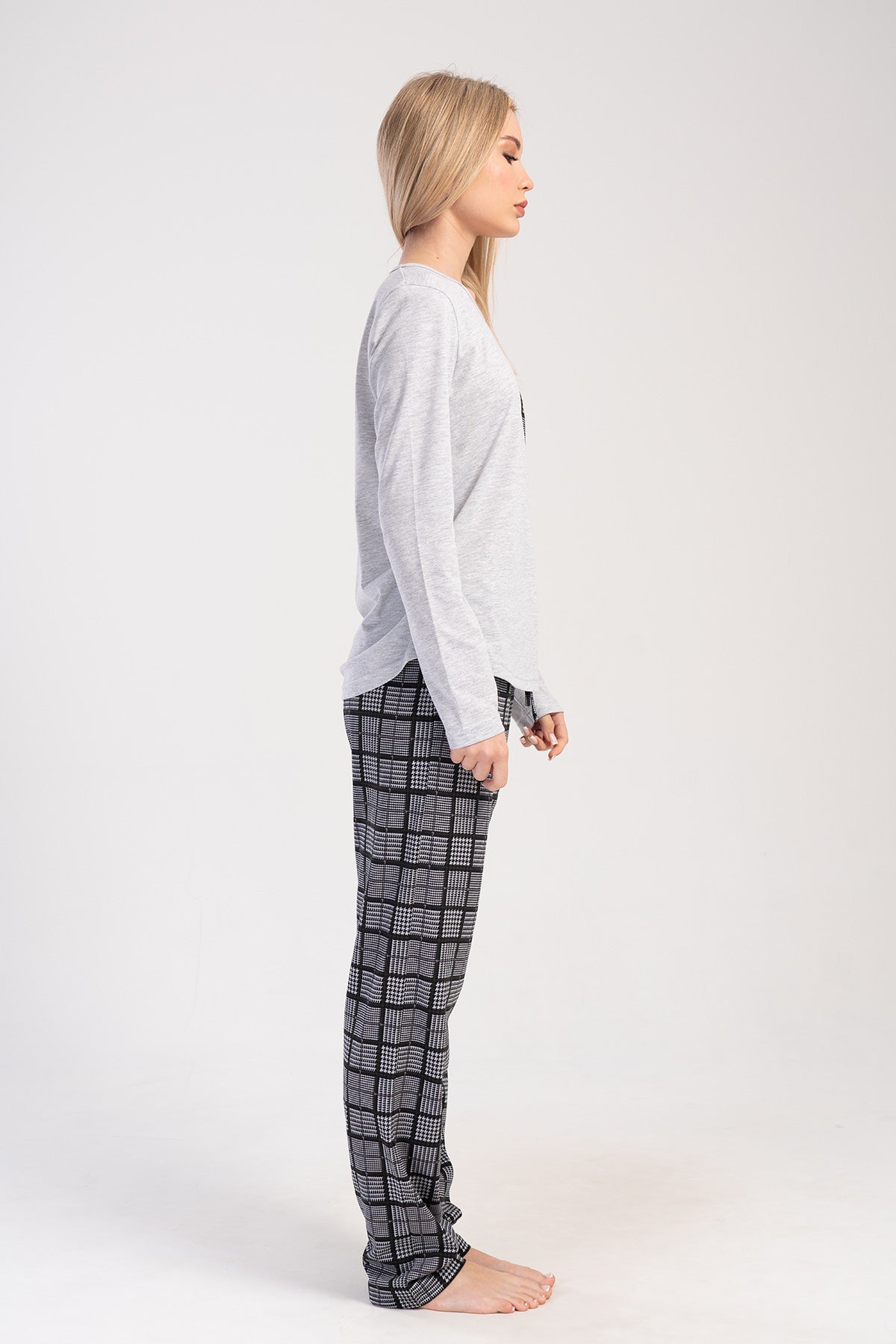 Woman Plaid Supreme Long Sleeve Pyjama Set