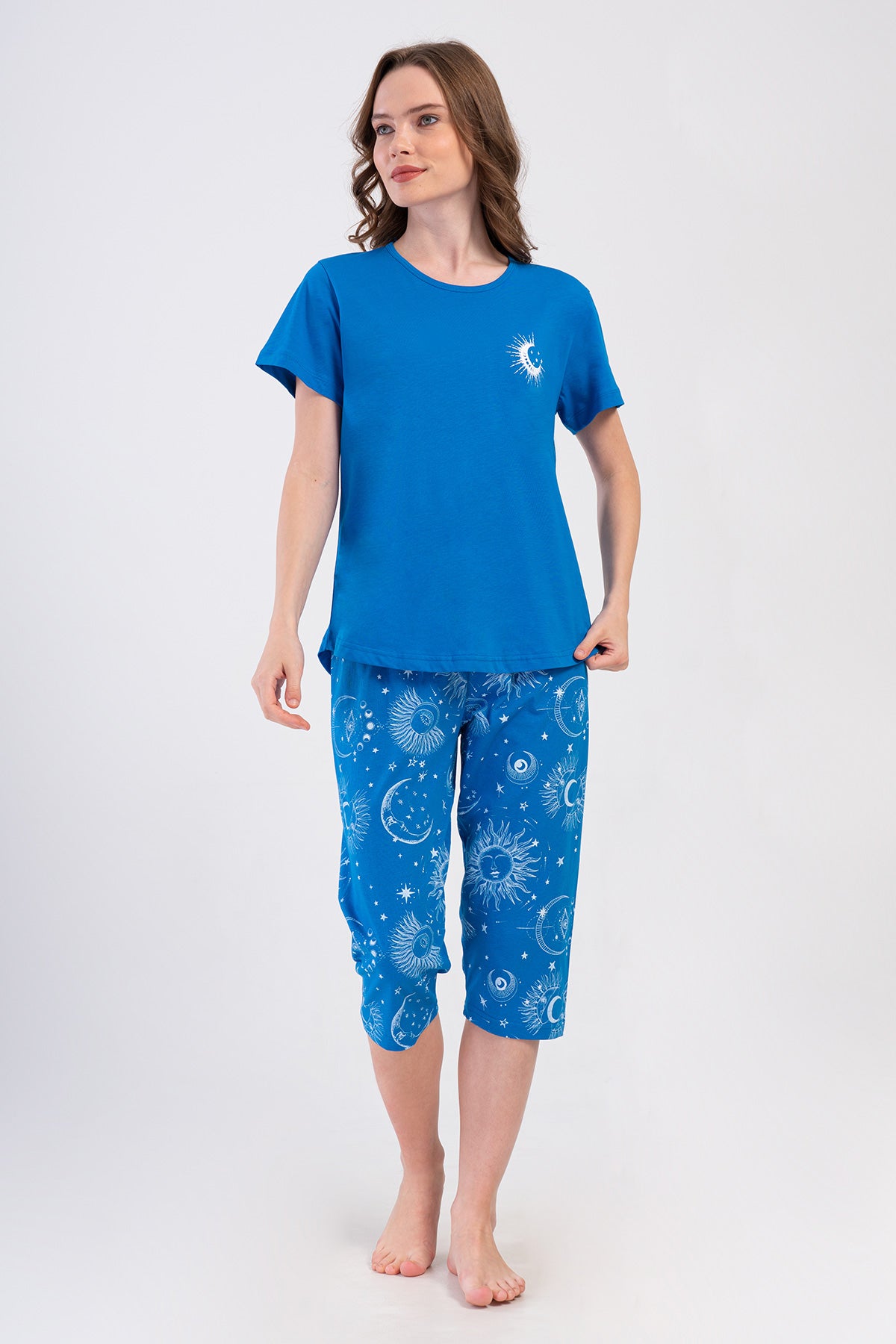 Woman Nighty Sax Capri Set