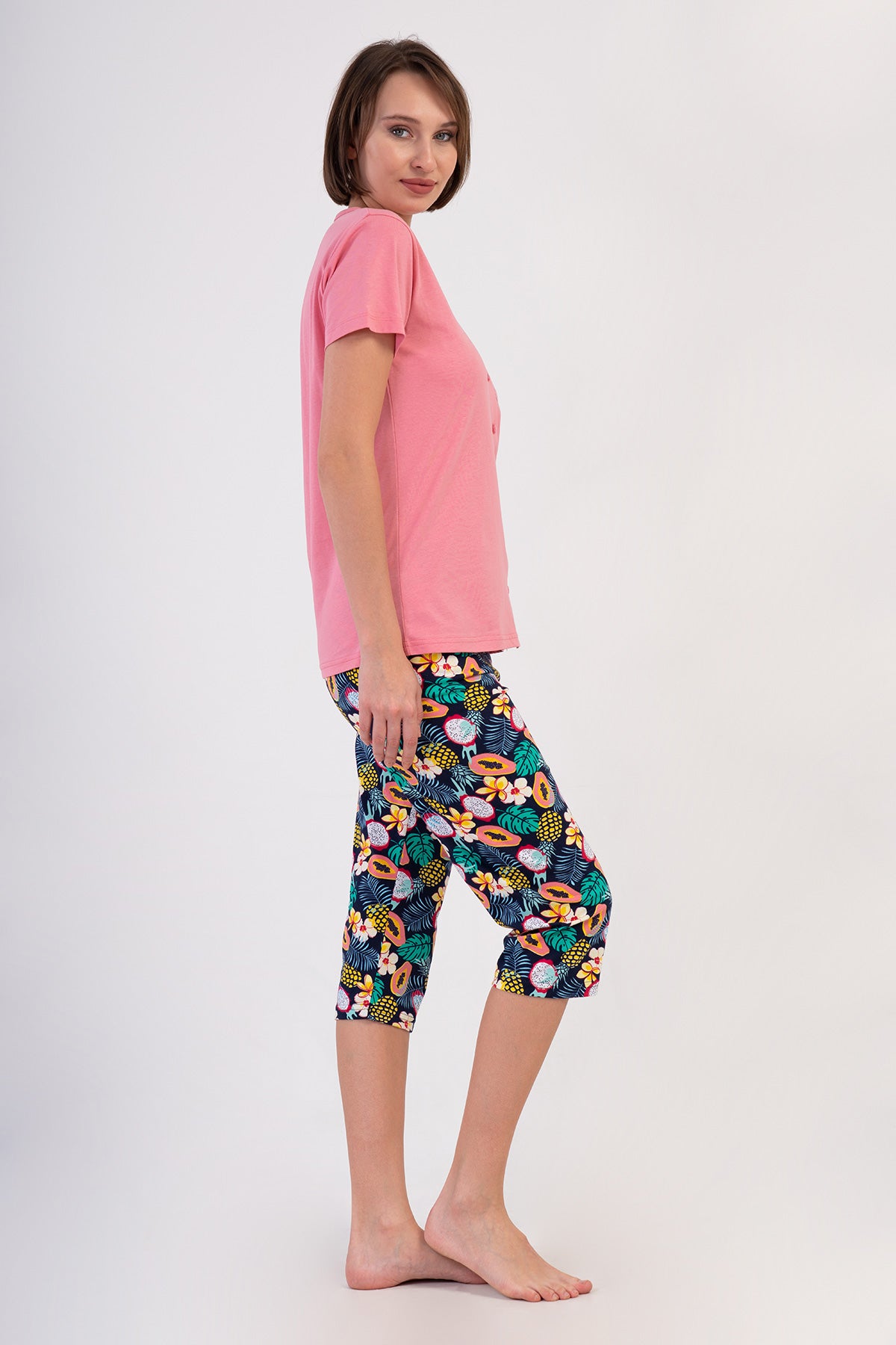Woman Supreme Sola Buttoned Capri Set
