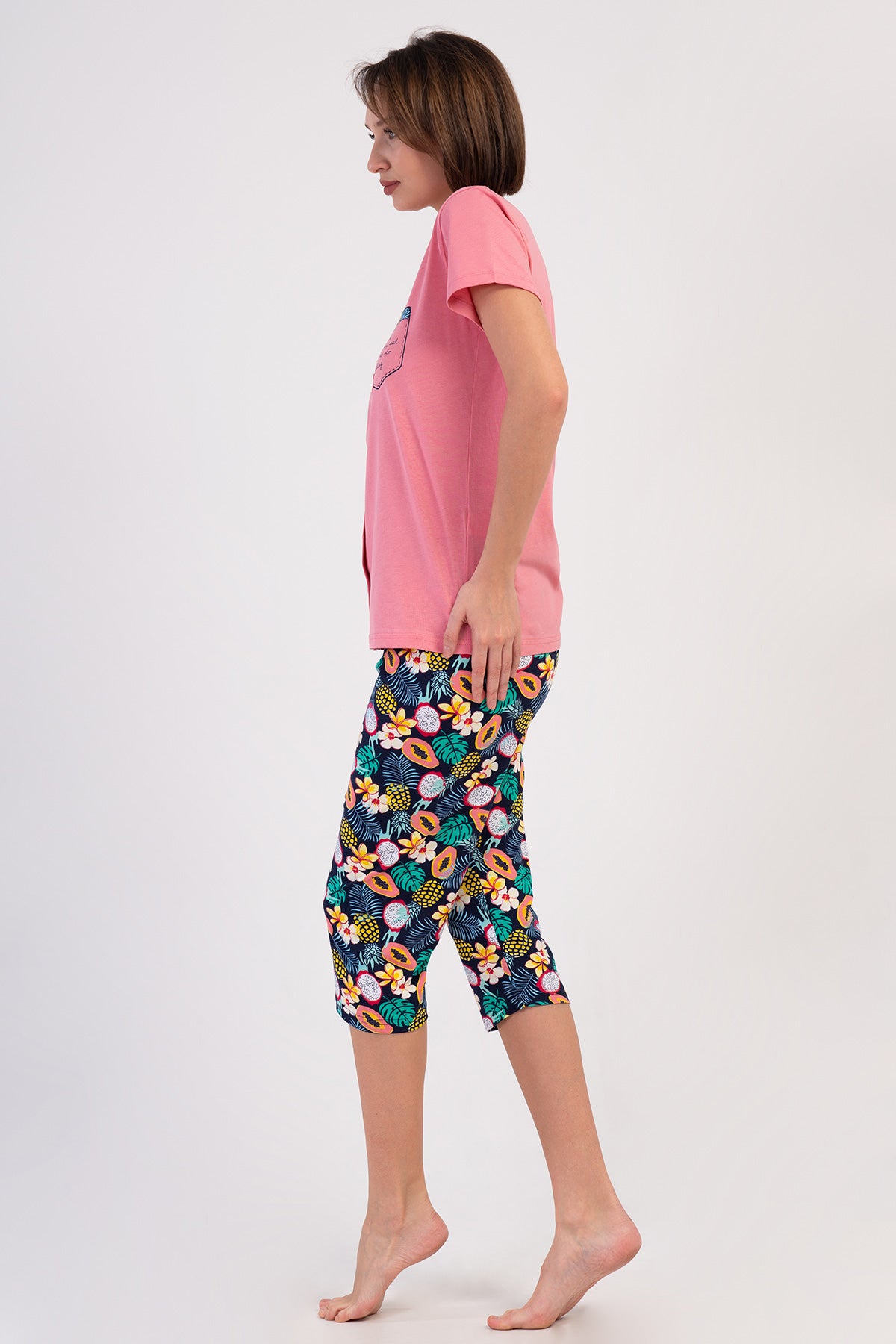 Woman Supreme Sola Buttoned Capri Set