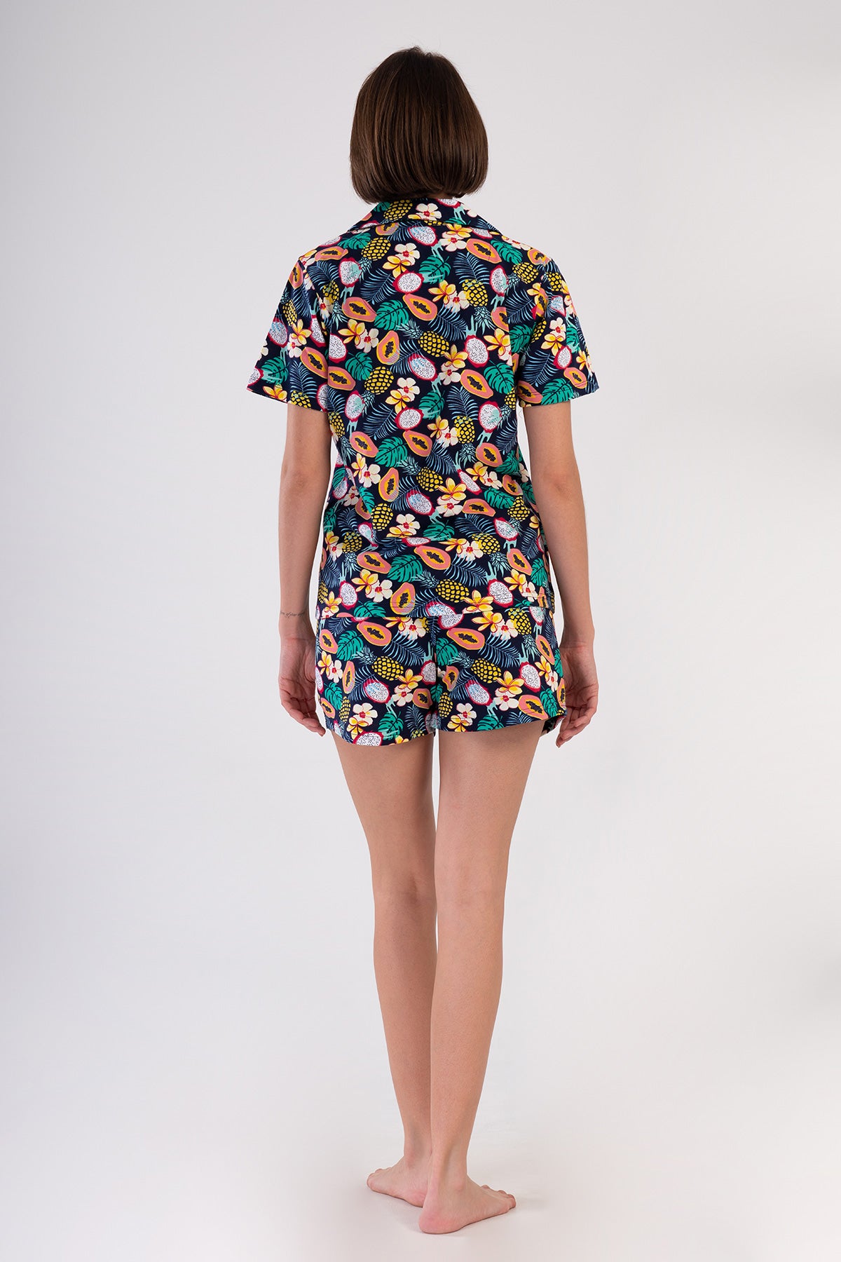 Woman Supreme Sola Buttoned Short Set