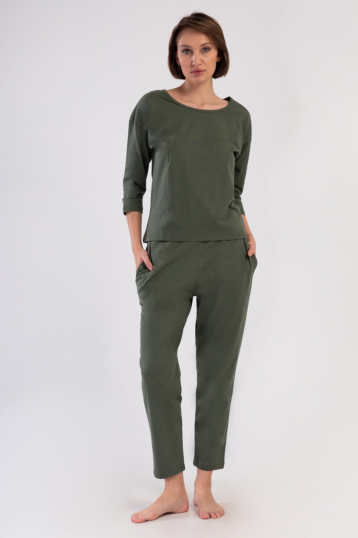 KADIN P.SUPREM O YAKA DUSUK OMUZLU 3/4KOL PILELI CEPLI 7/8 BOY PIJAMA TAKIM