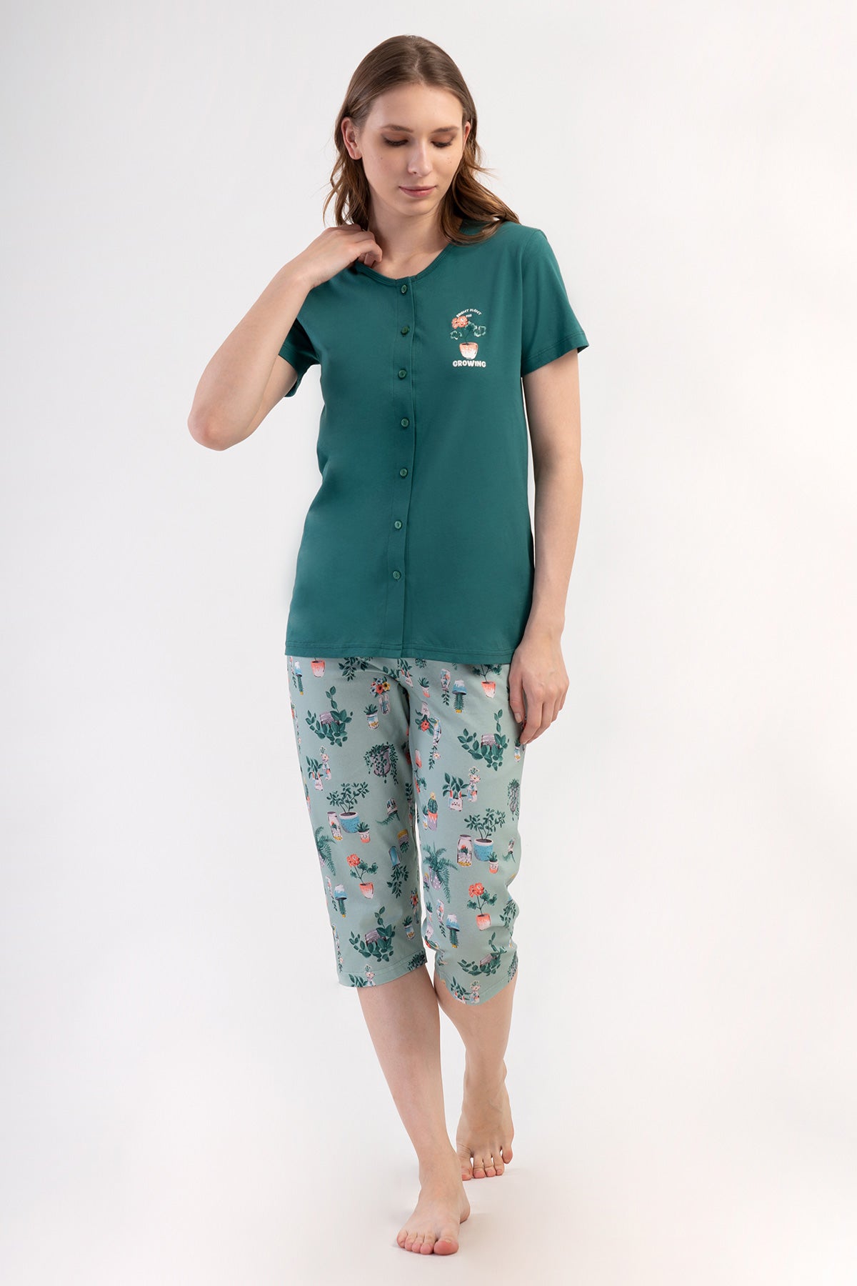 Woman Supreme Kima Buttoned Capri Set