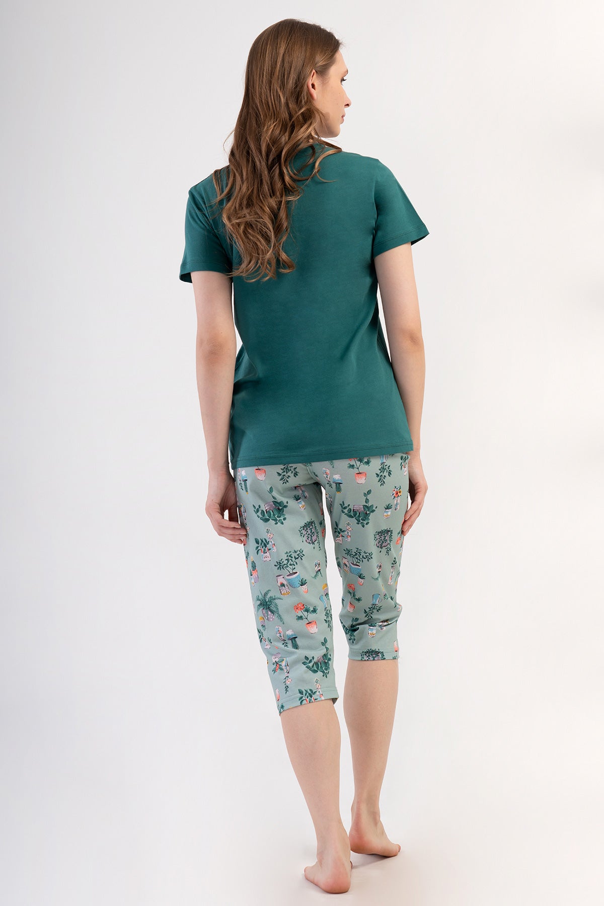 Woman Supreme Kima Buttoned Capri Set