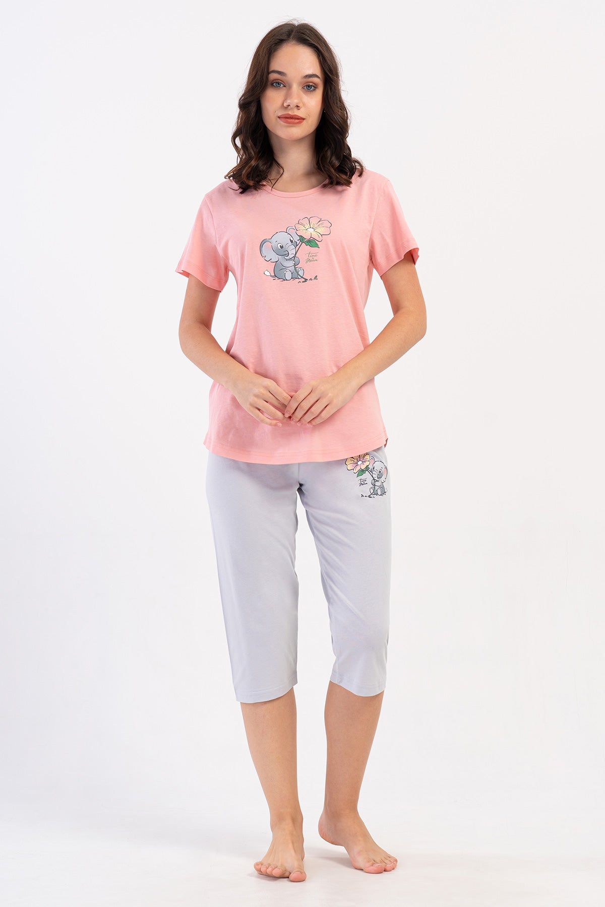 Woman Supreme Pose Capri Set
