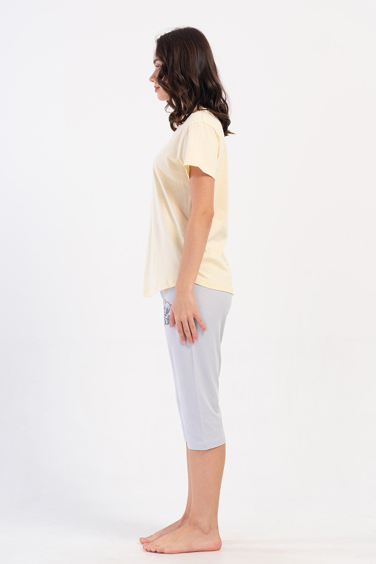Woman Supreme Pose Capri Set 
