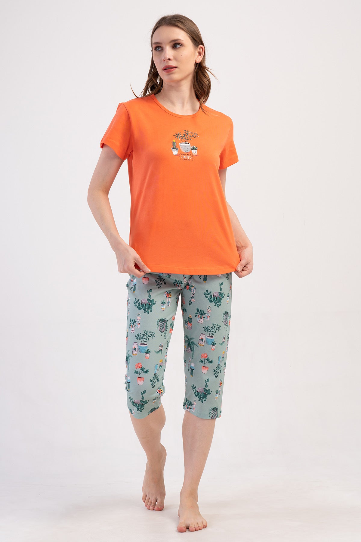 Woman Supreme Kima Short Sleeve Capri Set