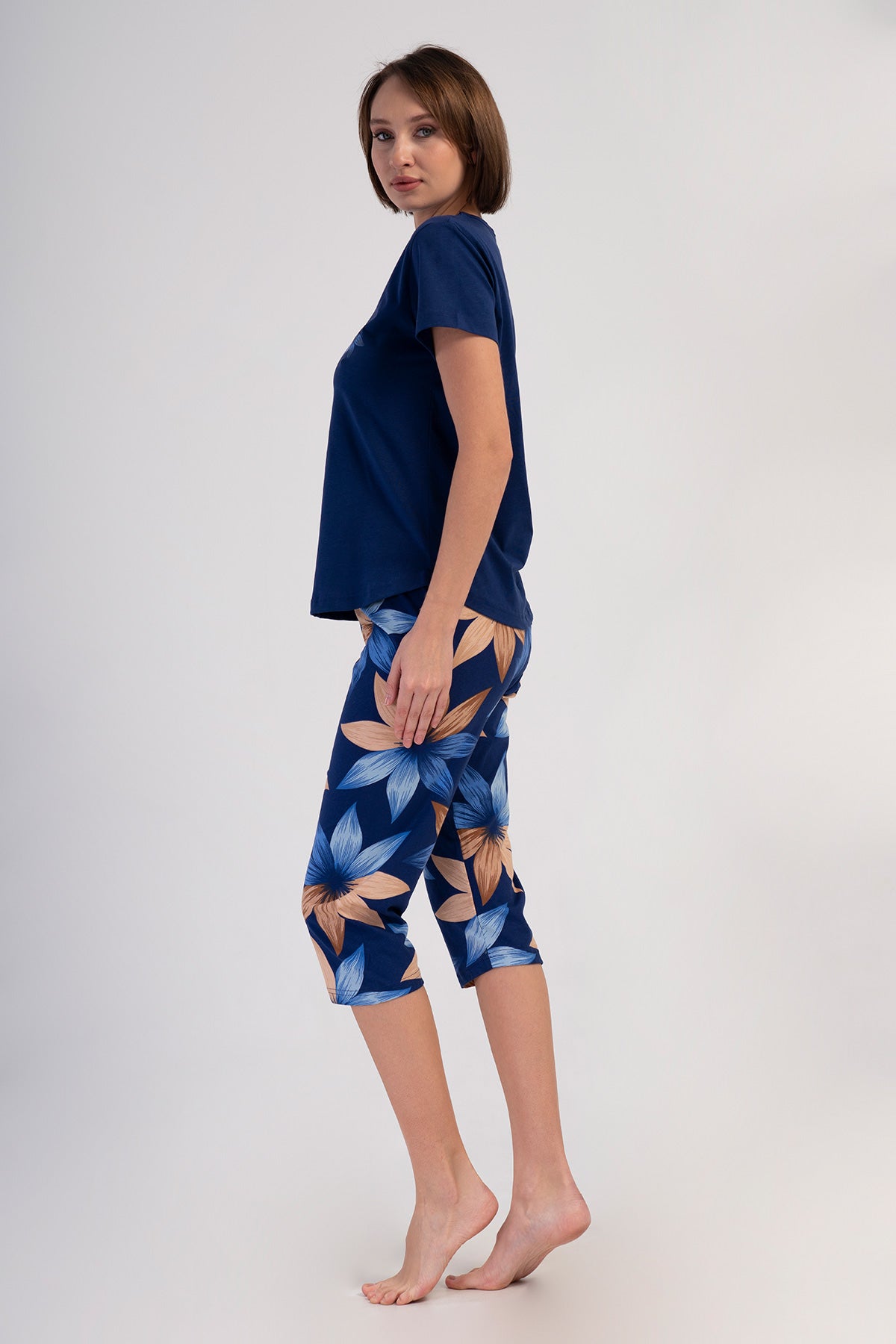 Woman Supreme Conifa Short Sleeve Capri Set