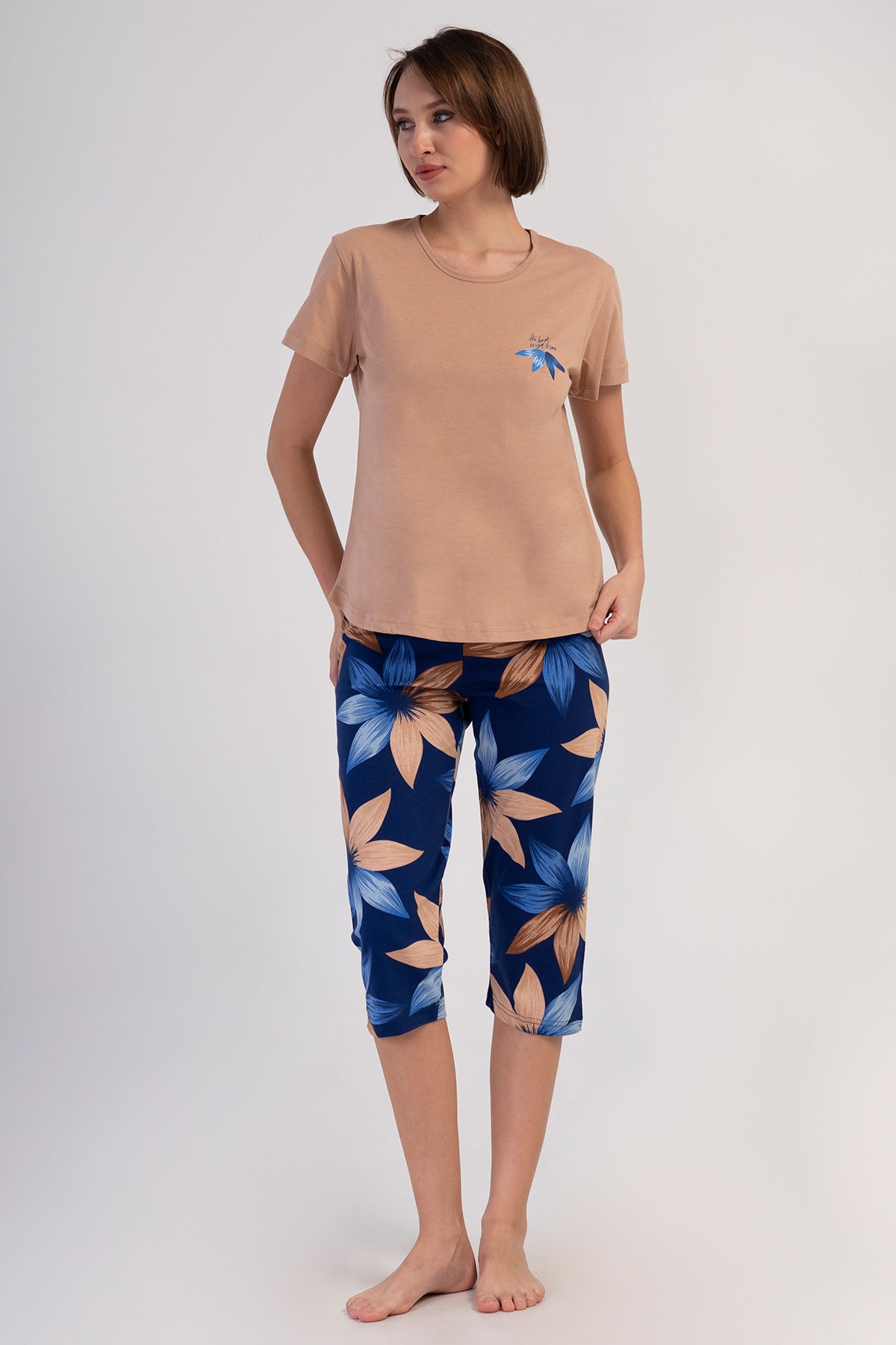 Woman Supreme Conifa Short Sleeve Capri Set