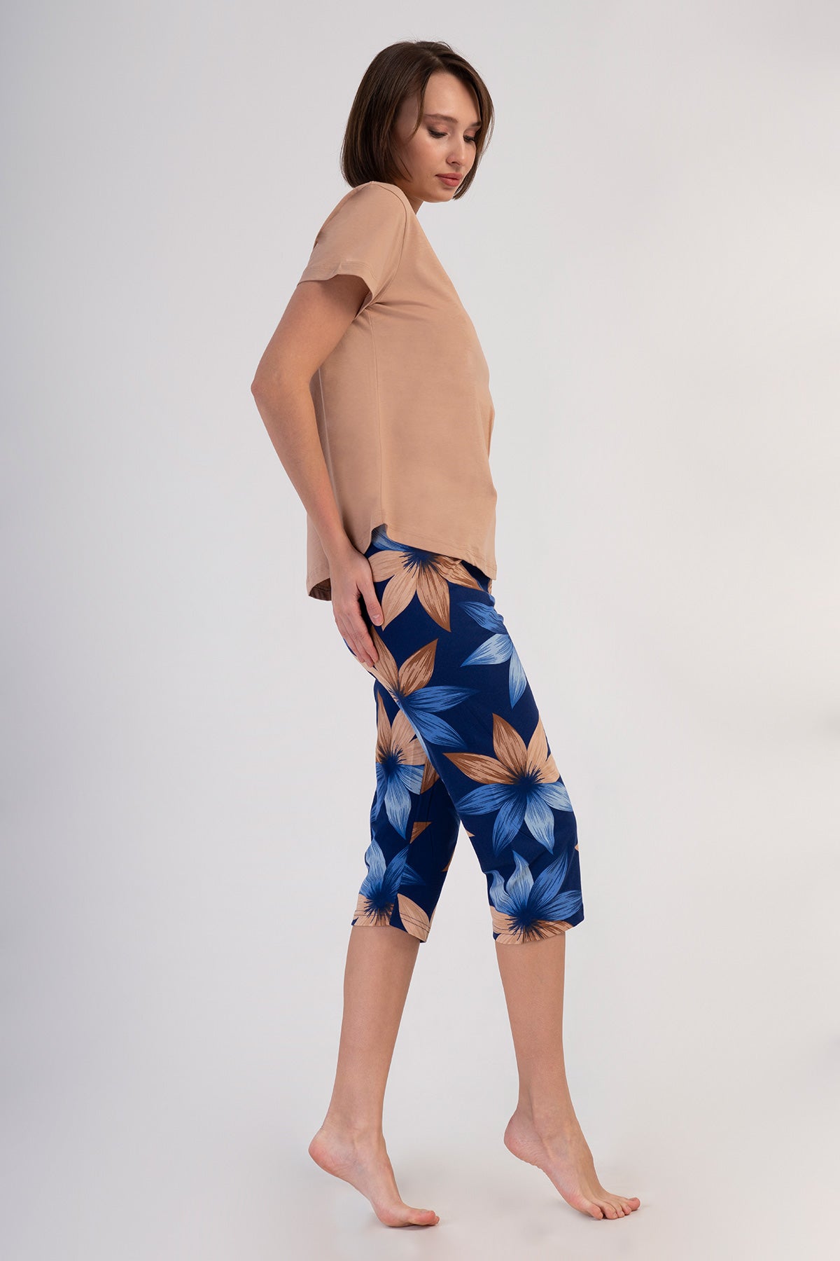 Woman Supreme Conifa Short Sleeve Capri Set