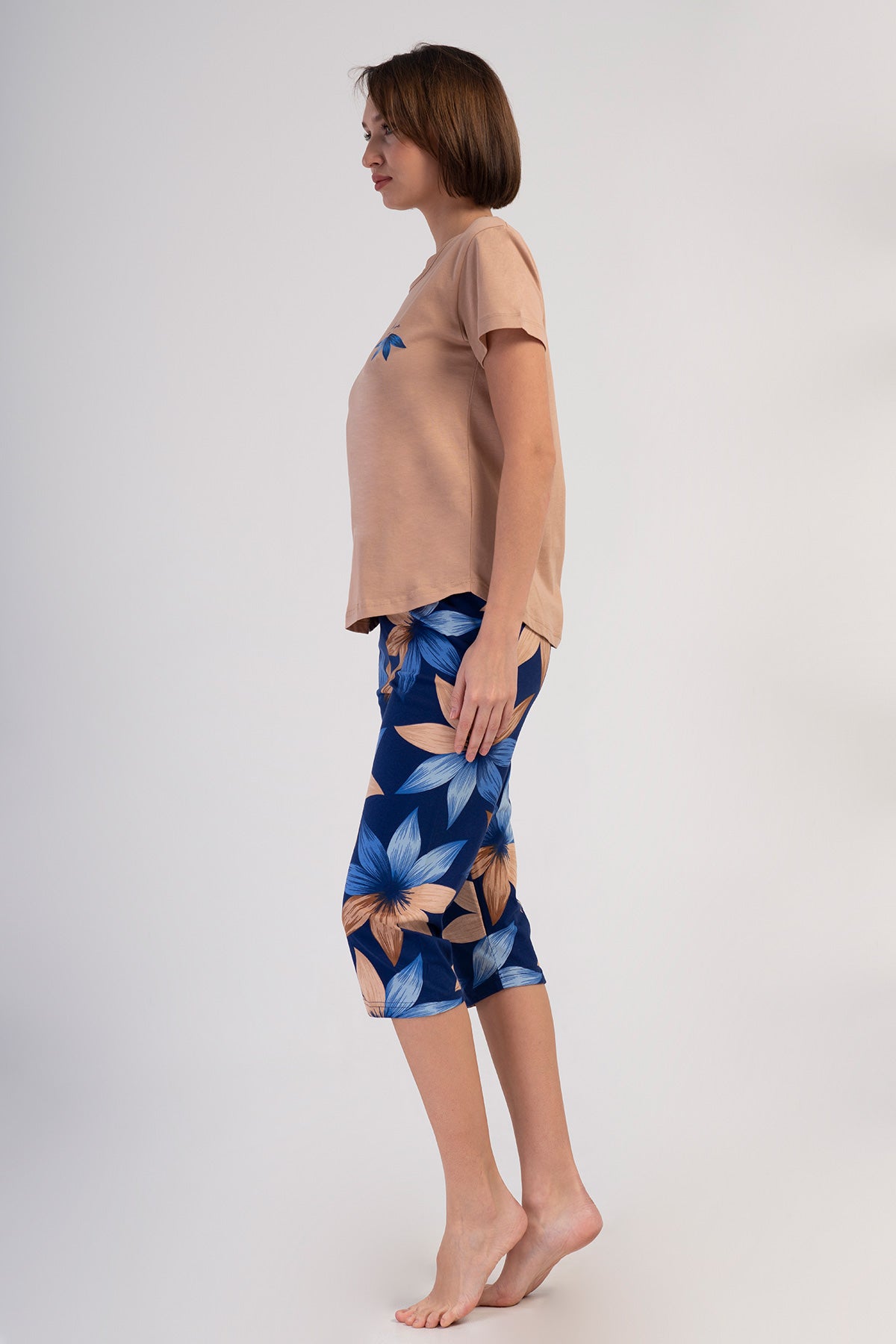 Woman Supreme Conifa Short Sleeve Capri Set