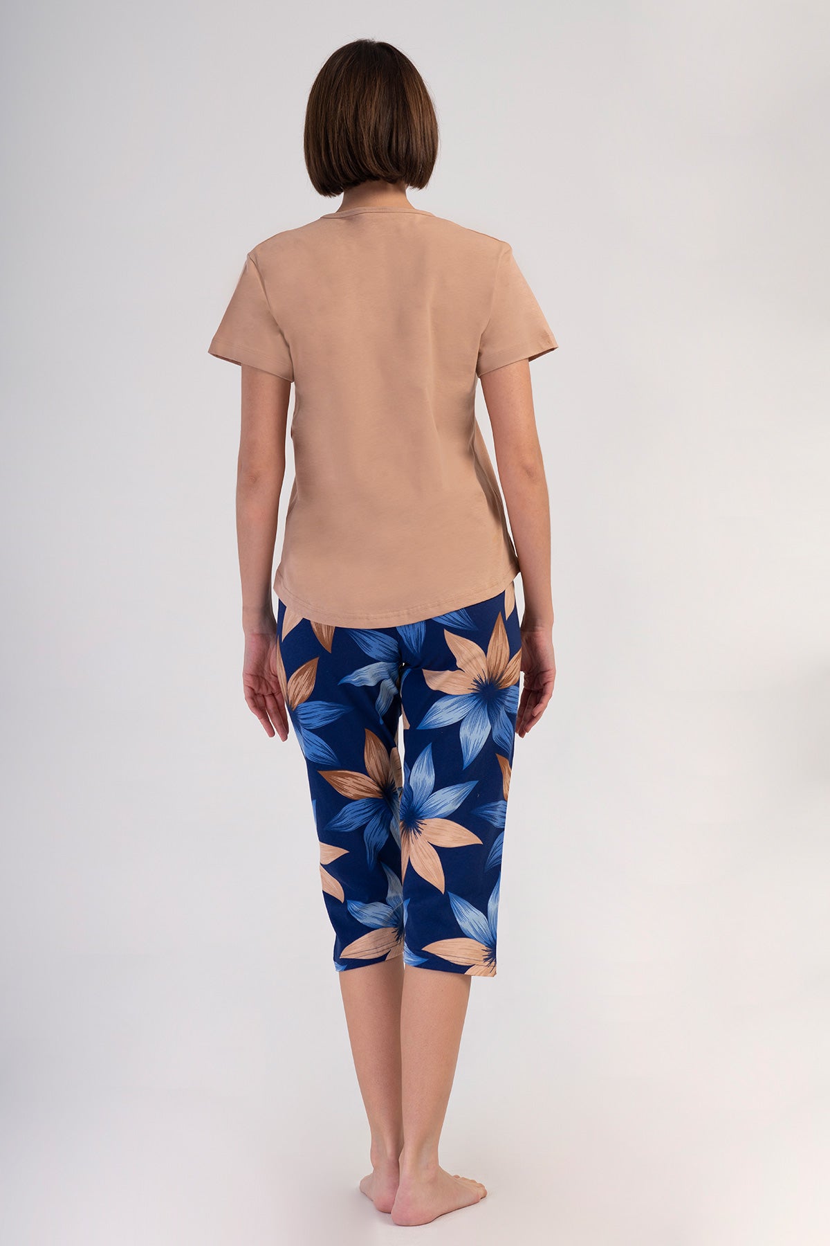 Woman Supreme Conifa Short Sleeve Capri Set