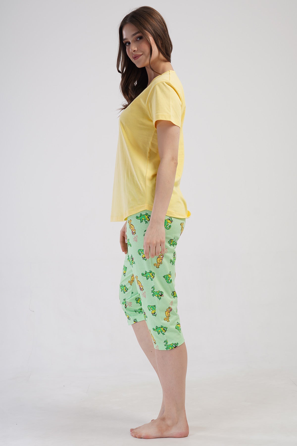 KADIN P.SUPREM O YAKA KISA KOL ETEGI OVAL KAPRI TAKIM