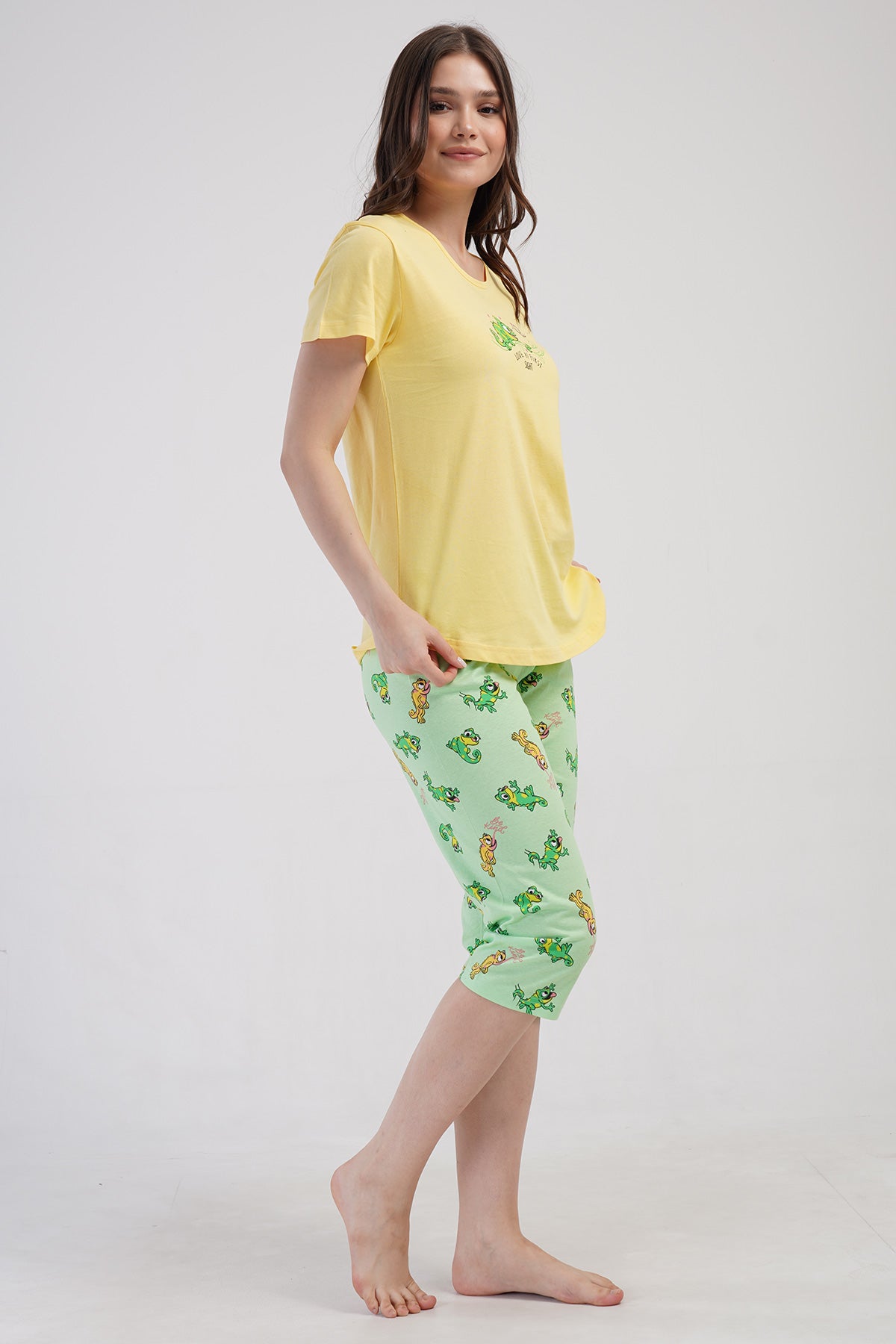 KADIN P.SUPREM O YAKA KISA KOL ETEGI OVAL KAPRI TAKIM