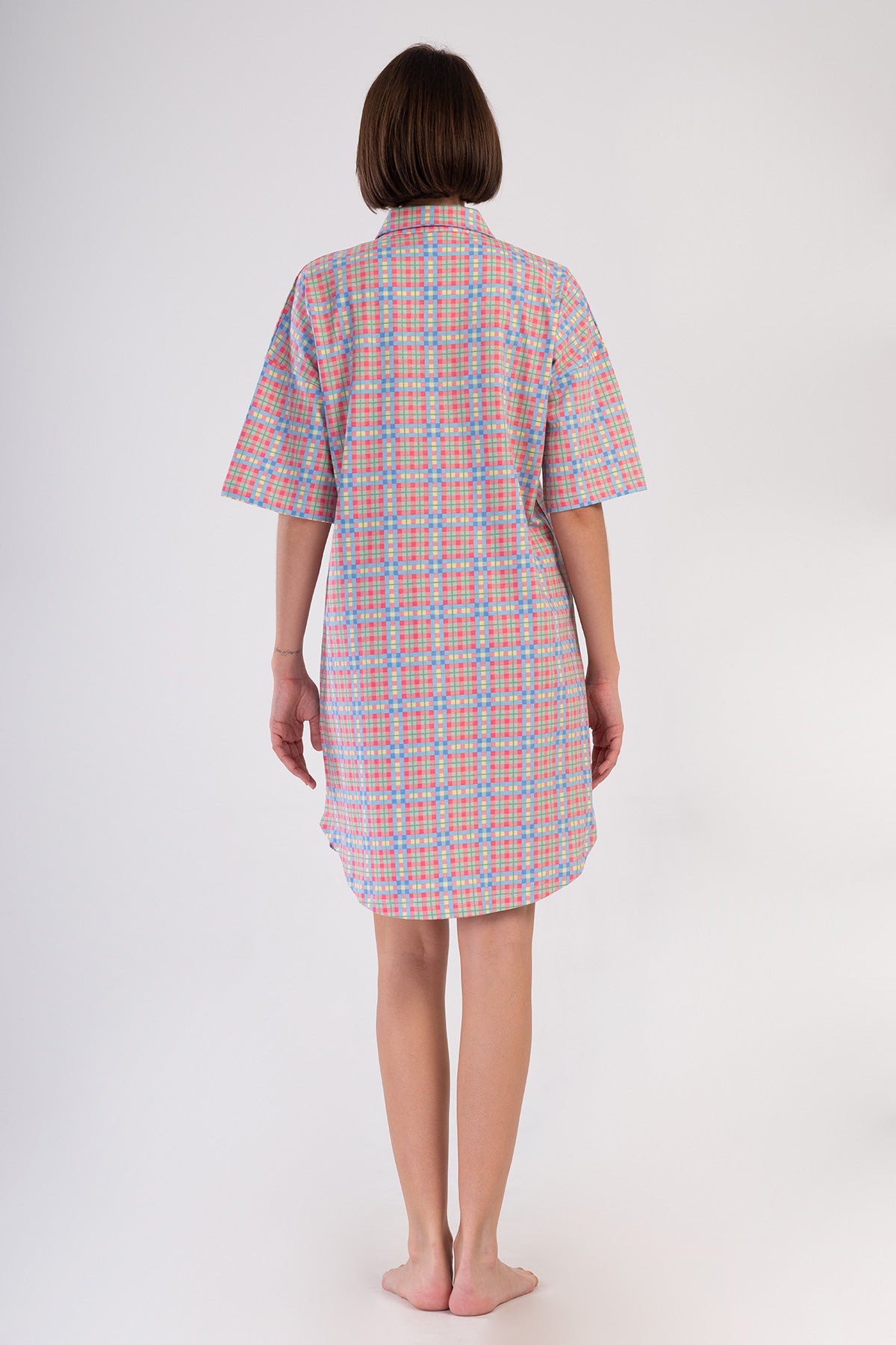 KADIN P.SUPREM DUSUK OMUZLU TAMAMI DUGMELI KISA KOL ETEGI OVAL GOMLEK TUNIK