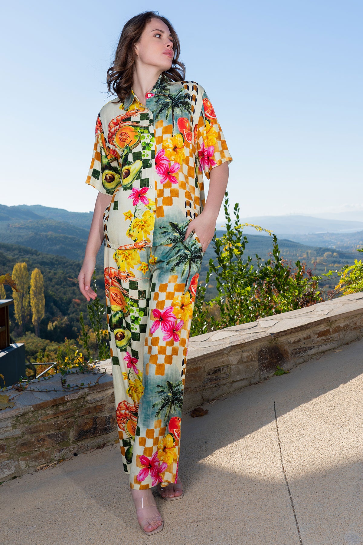 KADIN BELMANDO GOMLEK YAKA TAMAMI DUGMELI KISA KOL CEPLI PANTOLON TAKIM