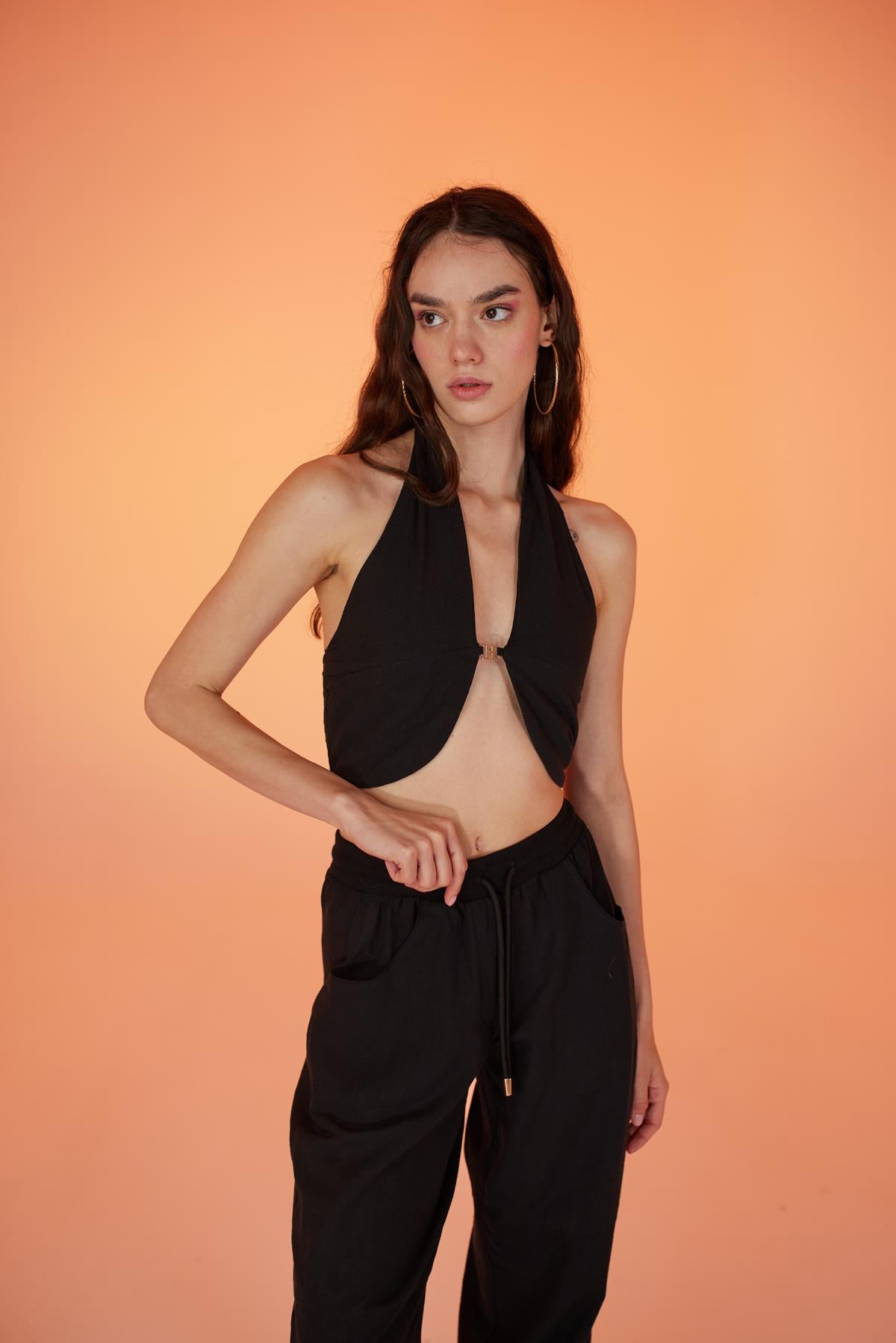 Koton Kumaş H Aksesuarlı Rise Bluz Siyah