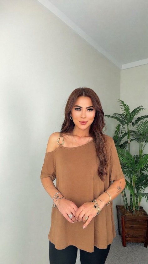 Kadın Kısa Kollu Tek Omuzdan Askılı Toka Detaylı Viskon Bluz