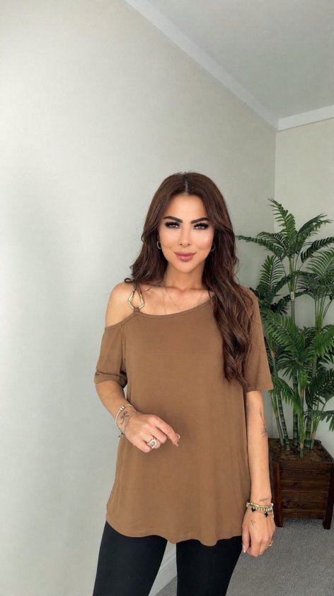Kadın Kısa Kollu Tek Omuzdan Askılı Toka Detaylı Viskon Bluz