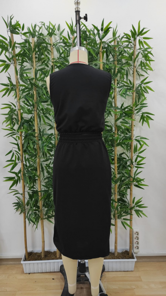 Women's Two-Thread Cropped Top and Skirt Set