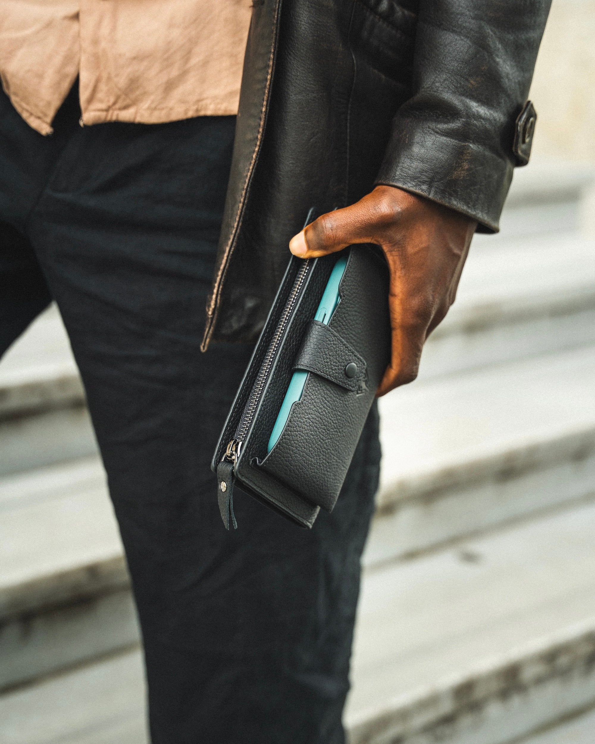 Siyah Hakiki Deri Guti, Telefon Bölmeli Büyük Fermuarlı Cüzdan | 2040