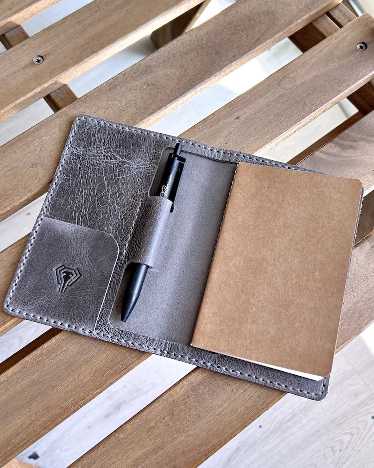 Defter Kılıfı – Gri Renk Hakiki Deri, Kapaklı Model | 2051