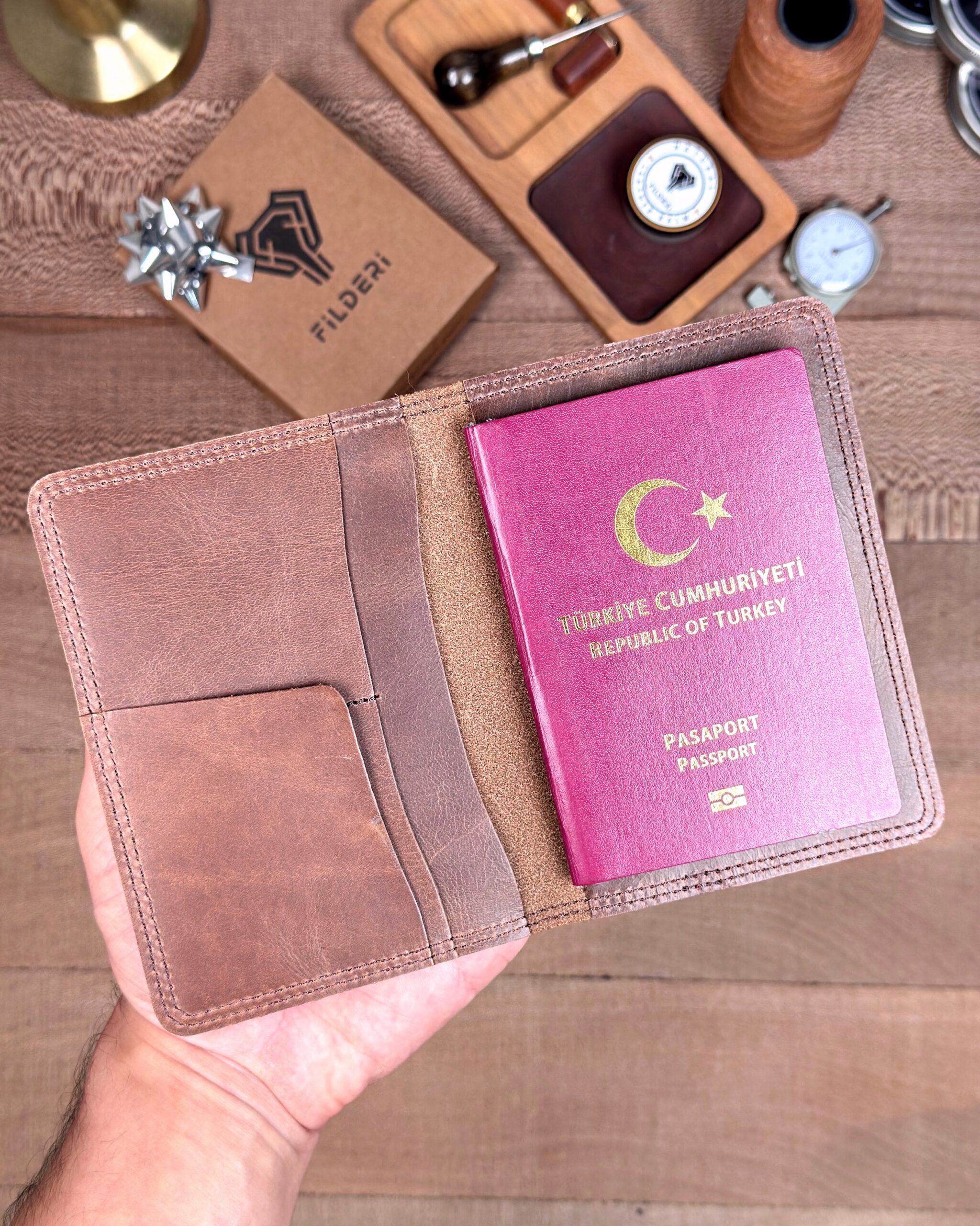 Pasaport Kabı ve Valiz Etiketi Hakiki Deri 2038 - Parlak Kahve